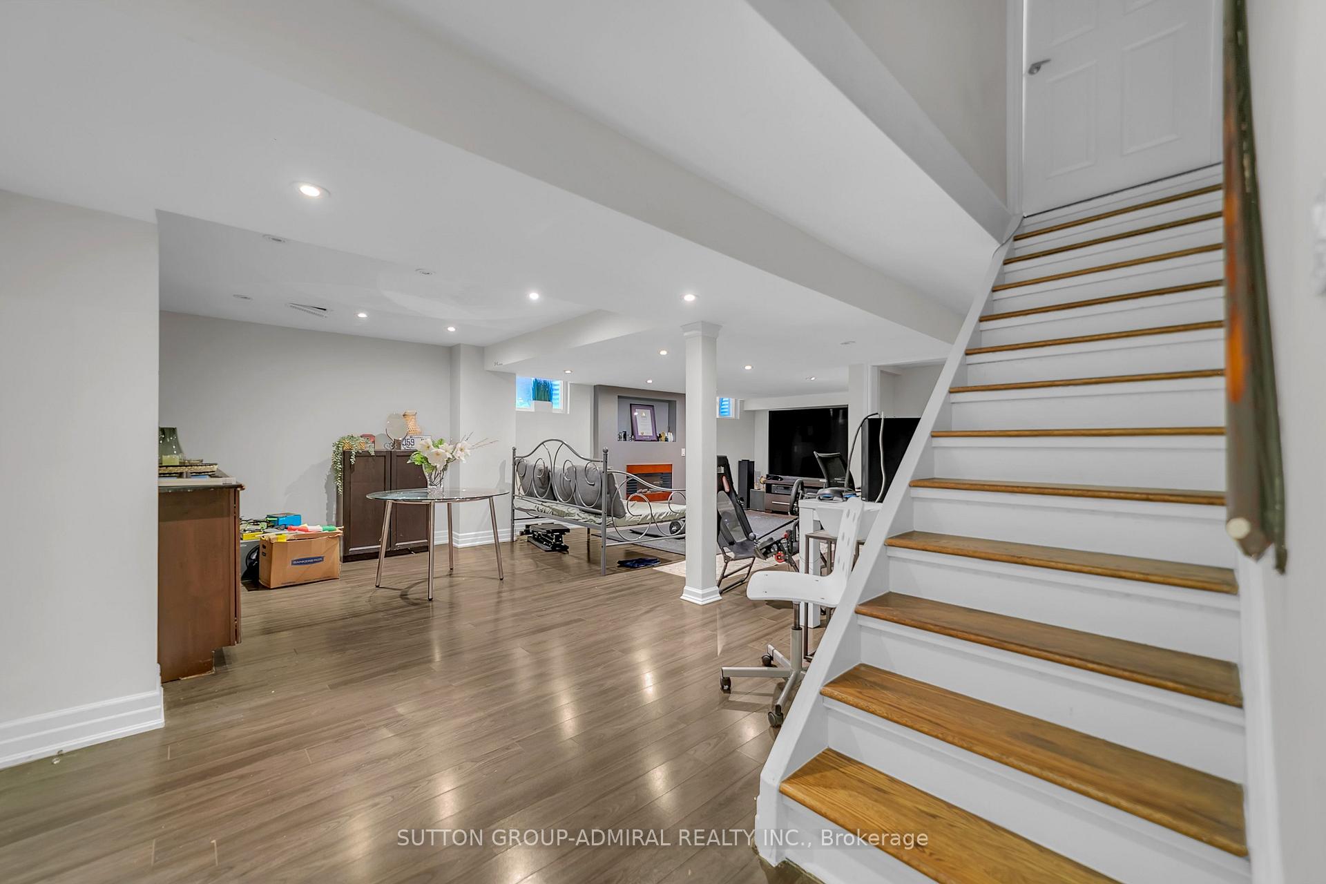 Photo 35 of 37 Gretman Crescent, Markham, Aileen-Willowbrook — HOMEH