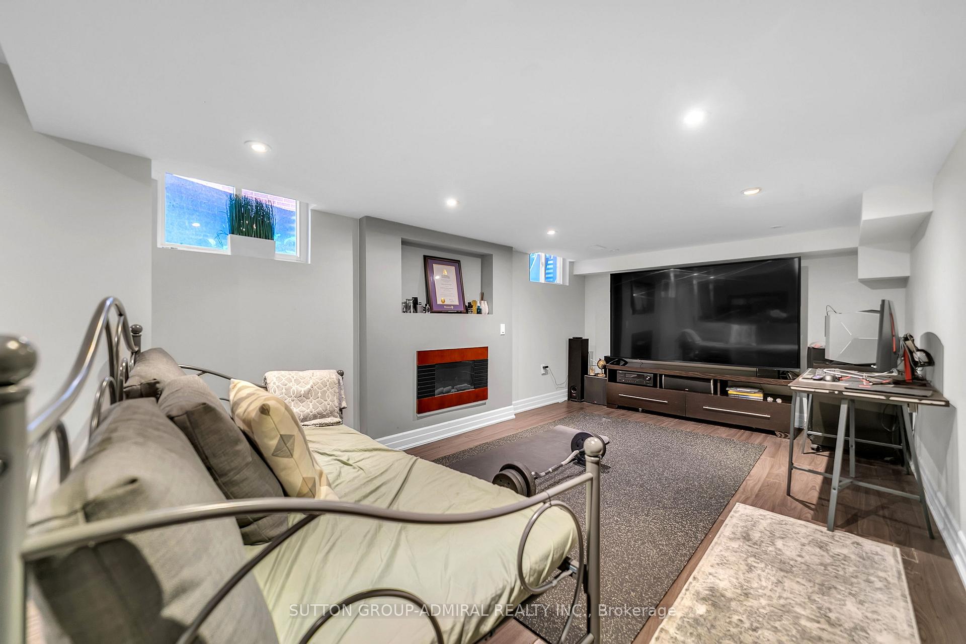 Photo 37 of 37 Gretman Crescent, Markham, Aileen-Willowbrook — HOMEH