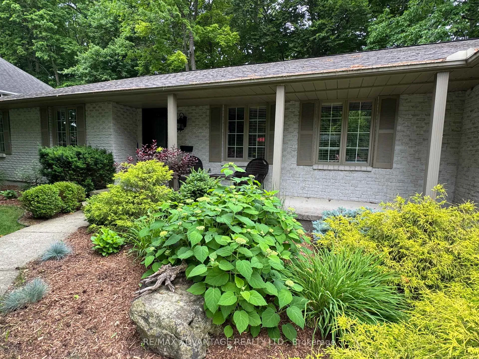 Photo 3 of 46 Pheasant Trail, Middlesex Centre, Kilworth — HOMEH