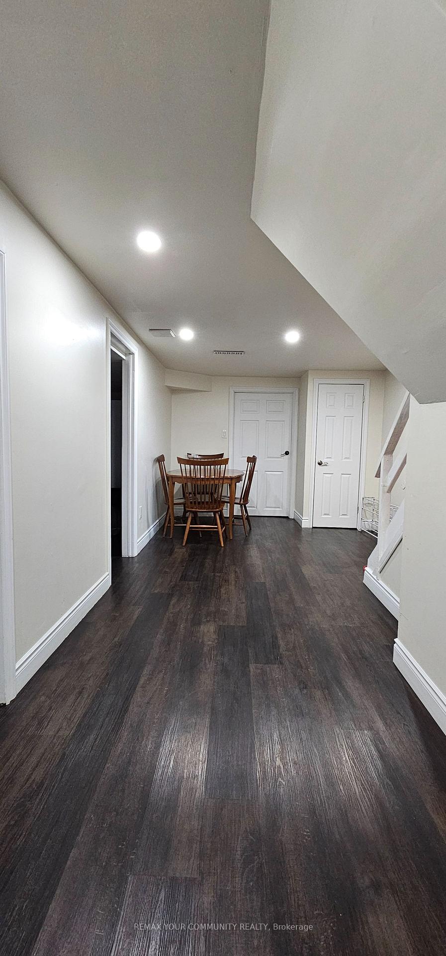 Photo 2 of 51 Davelayne Road, North York, Humbermede — HOMEH