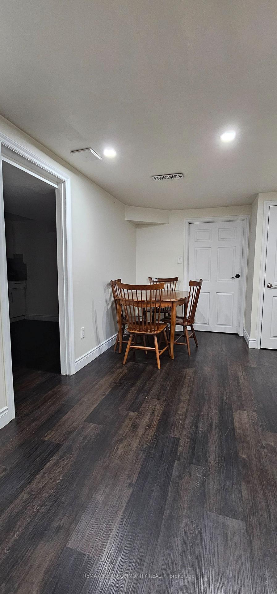 Photo 3 of 51 Davelayne Road, North York, Humbermede — HOMEH