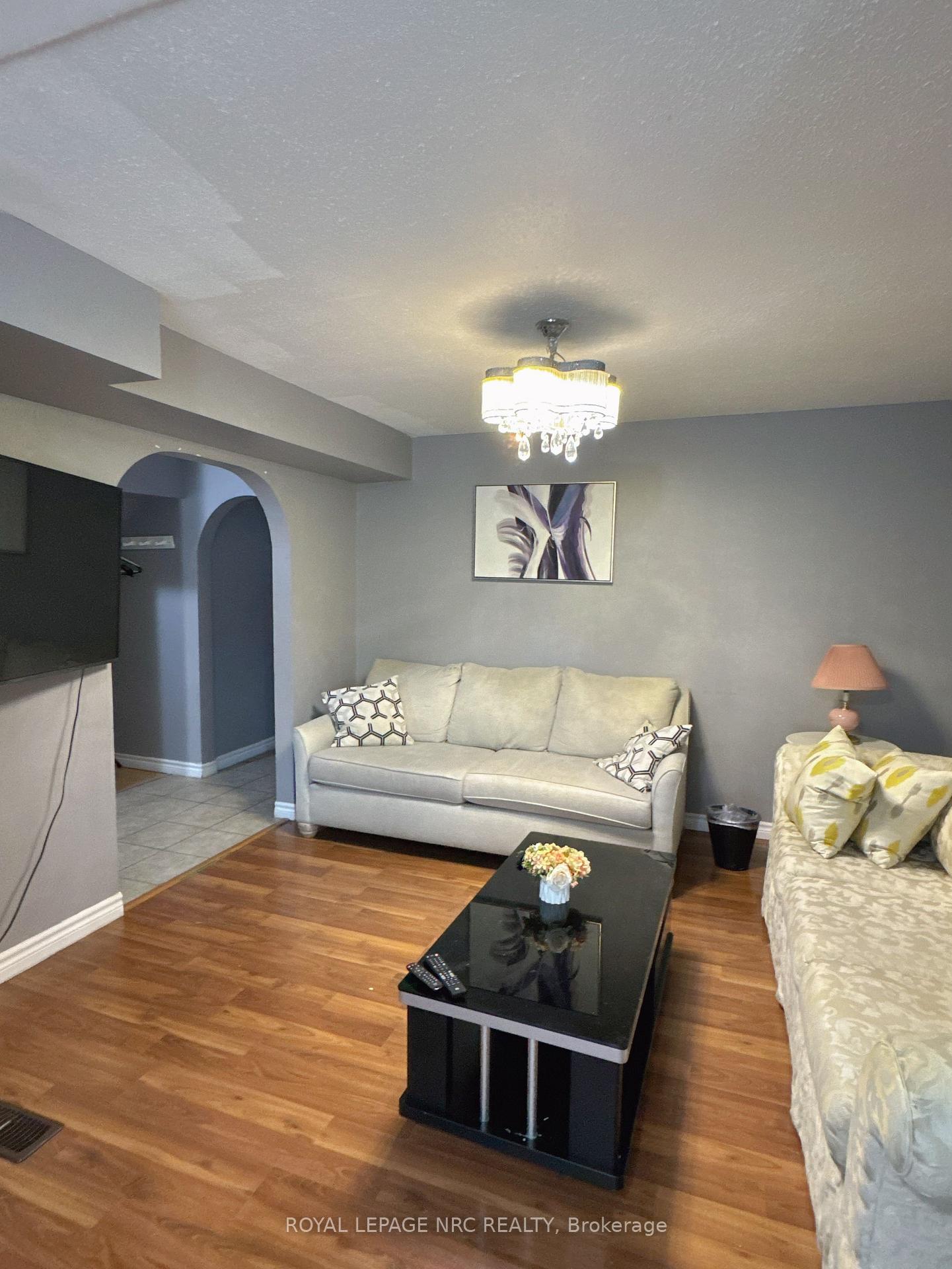 Photo 5 of 4148 Victoria Avenue, Niagara Falls, Downtown — HOMEH