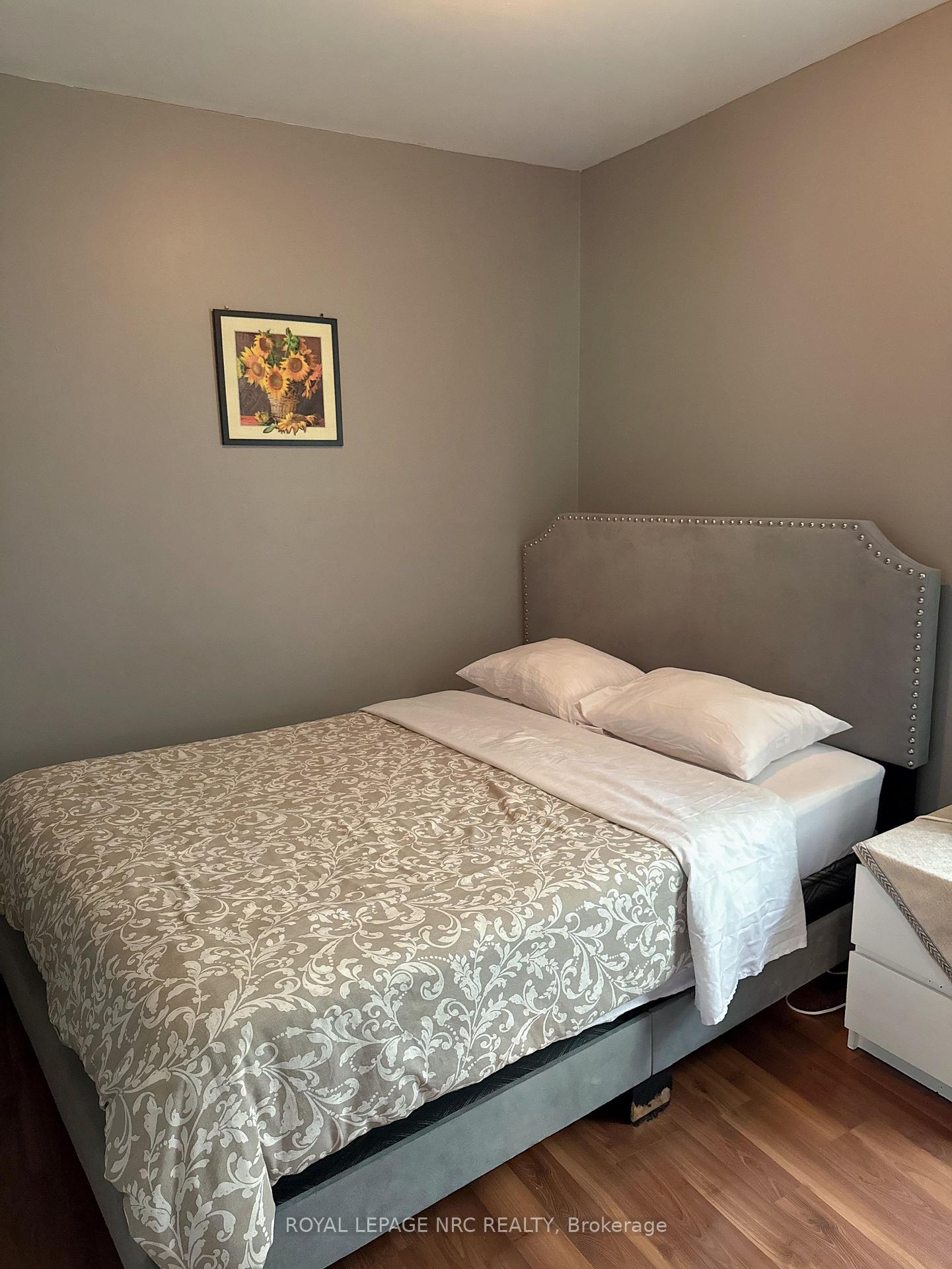 Photo 7 of 4148 Victoria Avenue, Niagara Falls, Downtown — HOMEH