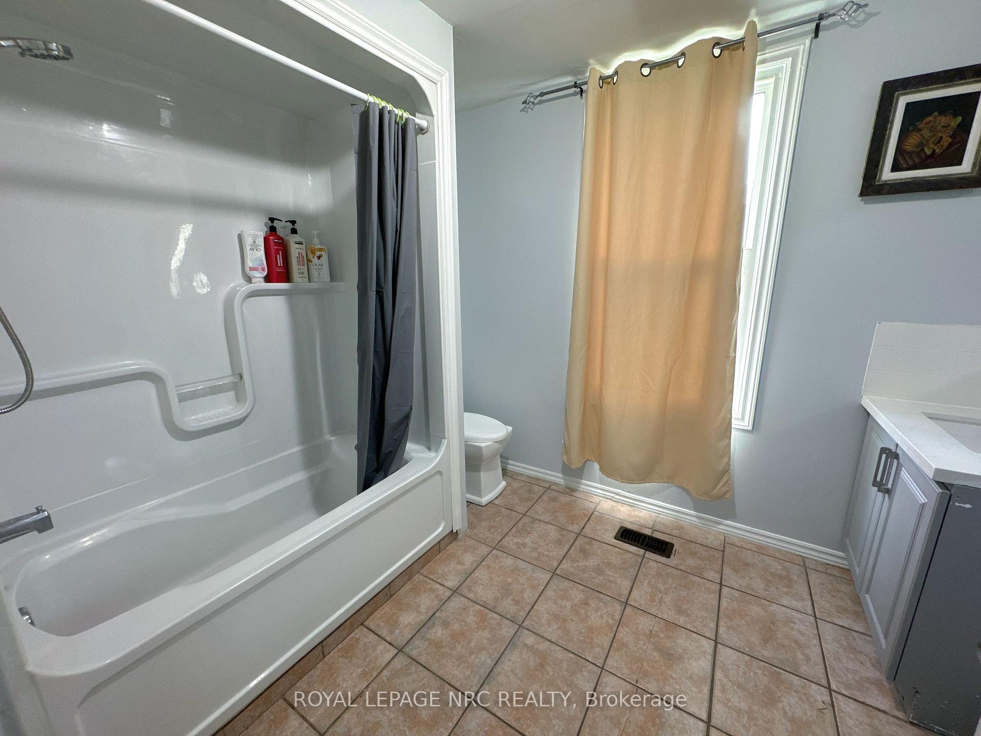 Photo 12 of 4148 Victoria Avenue, Niagara Falls, Downtown — HOMEH