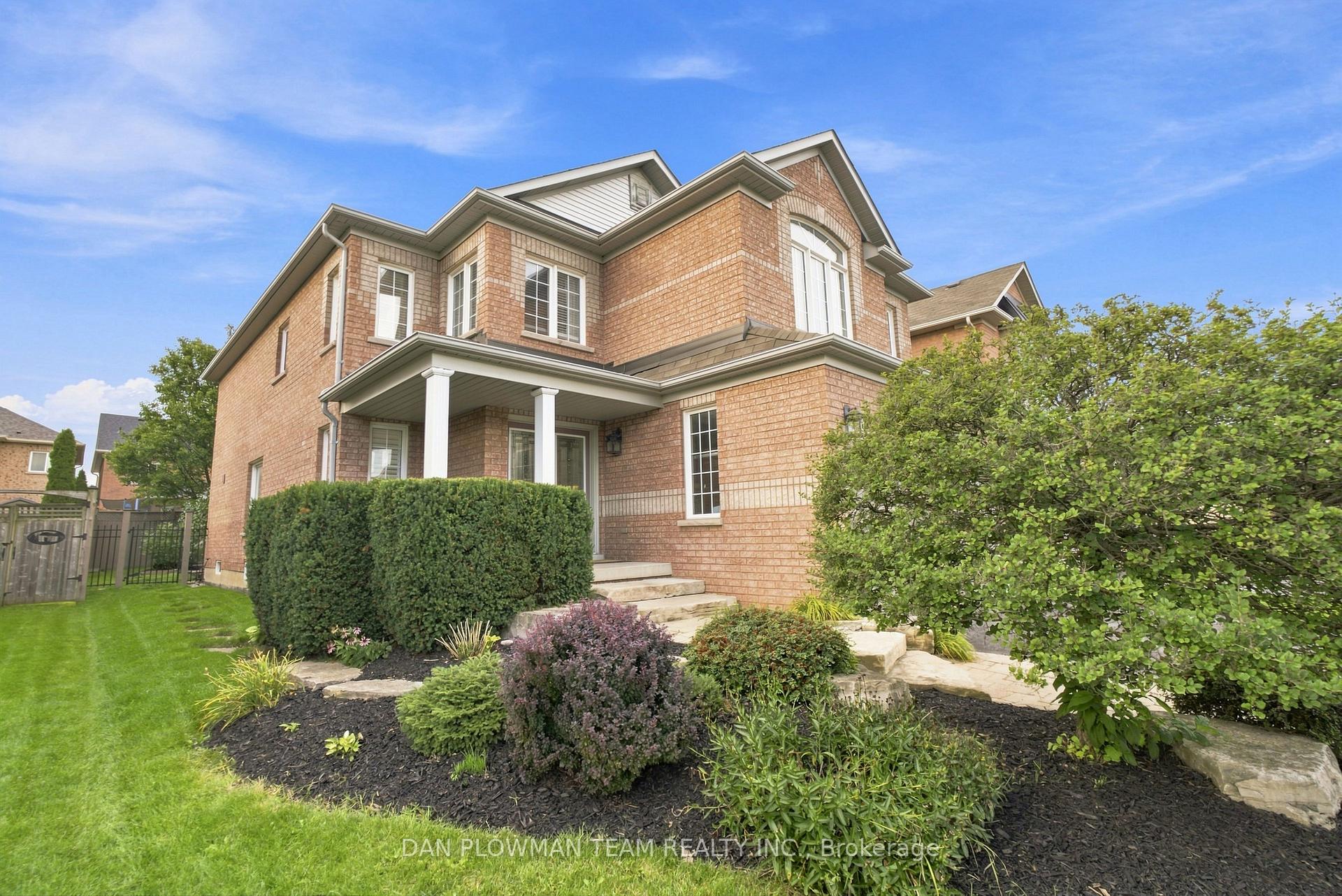 Photo 3 of 102 Southfield Avenue, Clarington, Courtice — HOMEH
