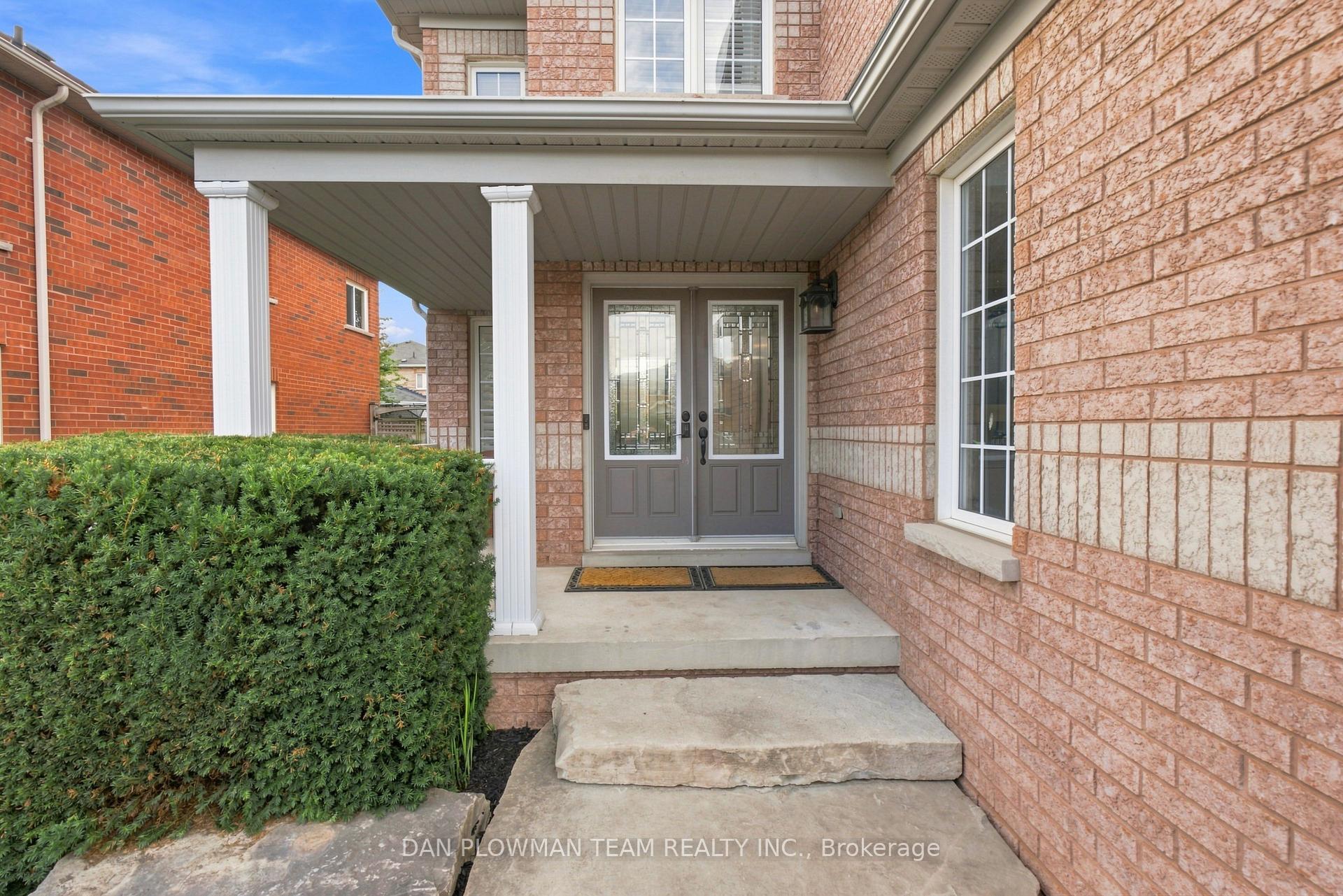 Photo 4 of 102 Southfield Avenue, Clarington, Courtice — HOMEH