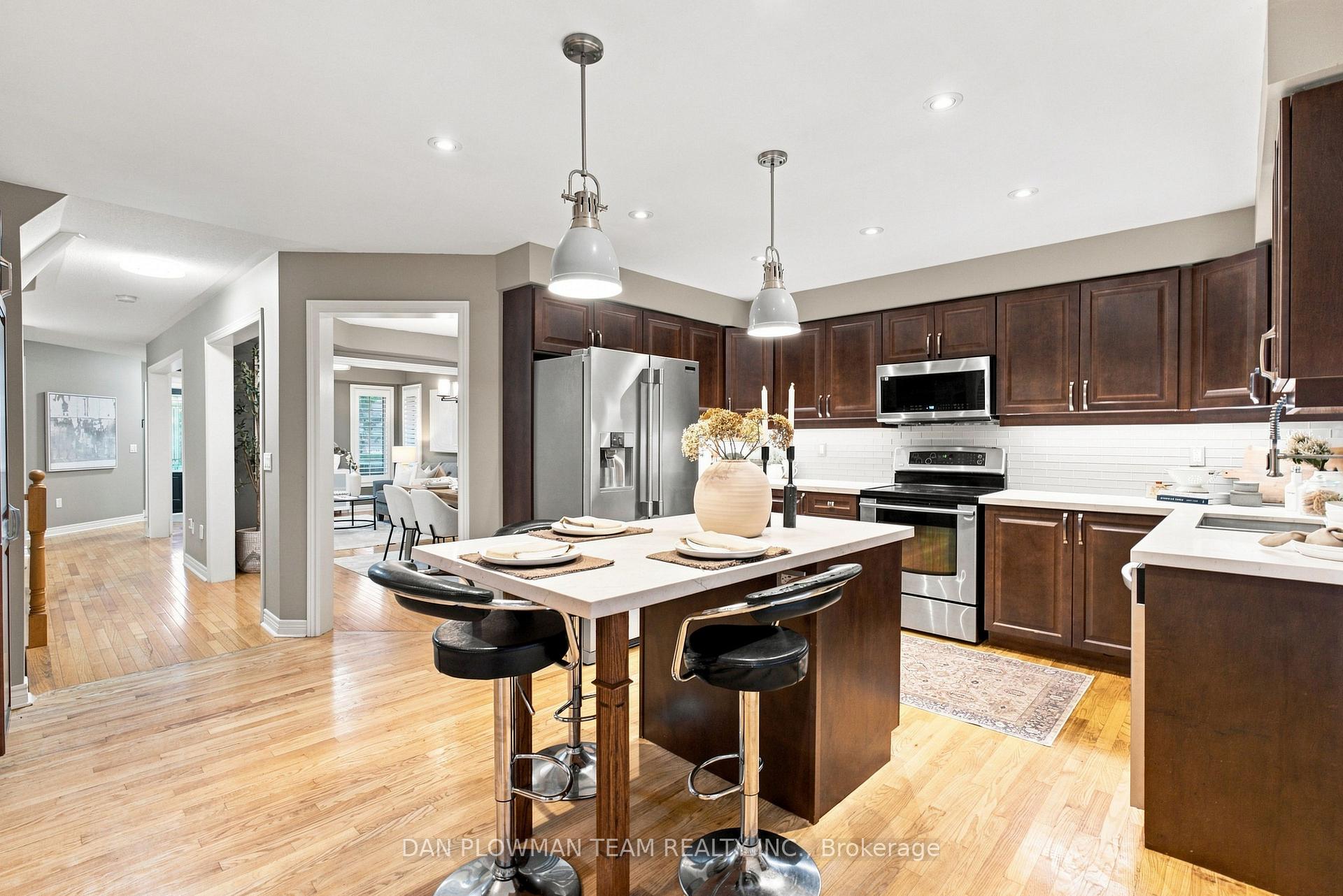 Photo 11 of 102 Southfield Avenue, Clarington, Courtice — HOMEH