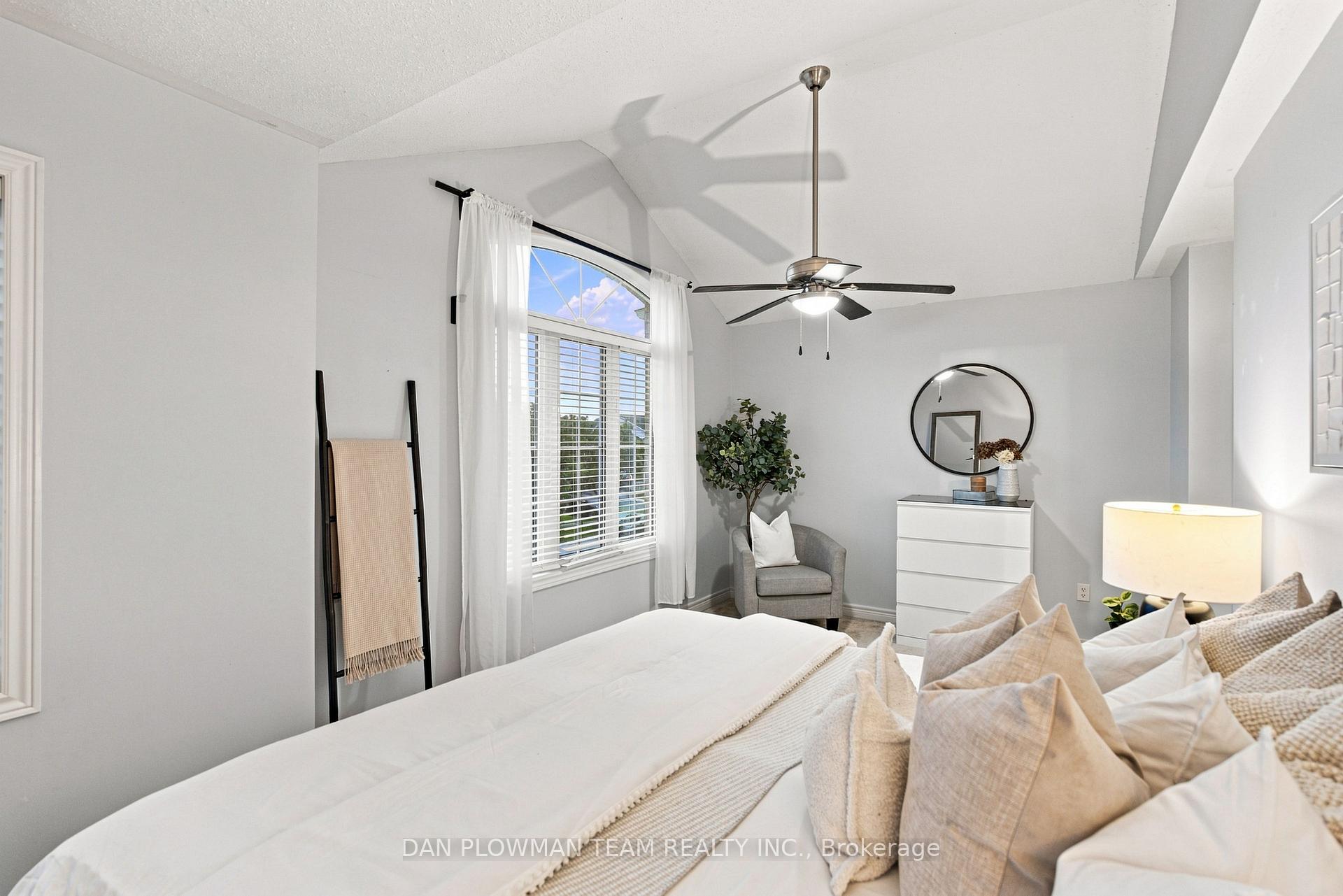 Photo 33 of 102 Southfield Avenue, Clarington, Courtice — HOMEH