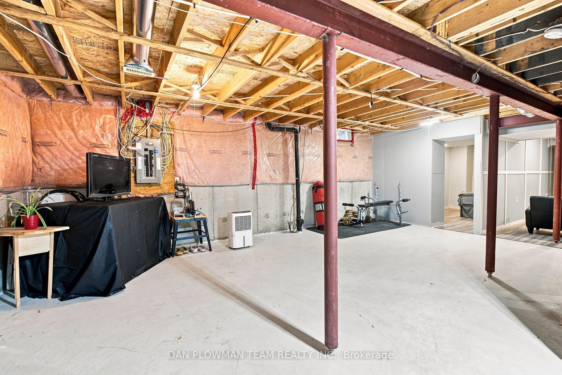 Photo 40 of 102 Southfield Avenue, Clarington, Courtice — HOMEH