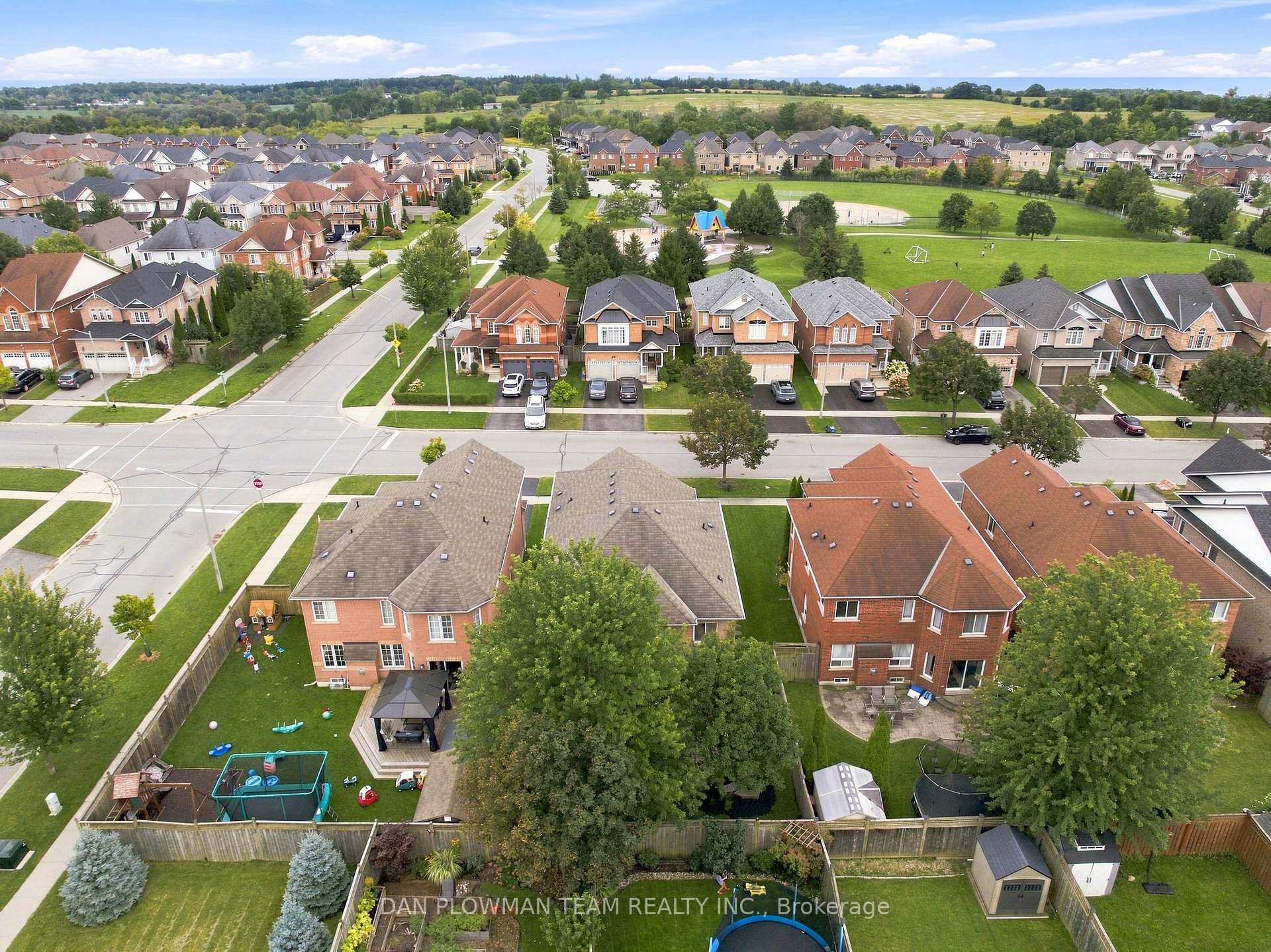 Photo 48 of 102 Southfield Avenue, Clarington, Courtice — HOMEH