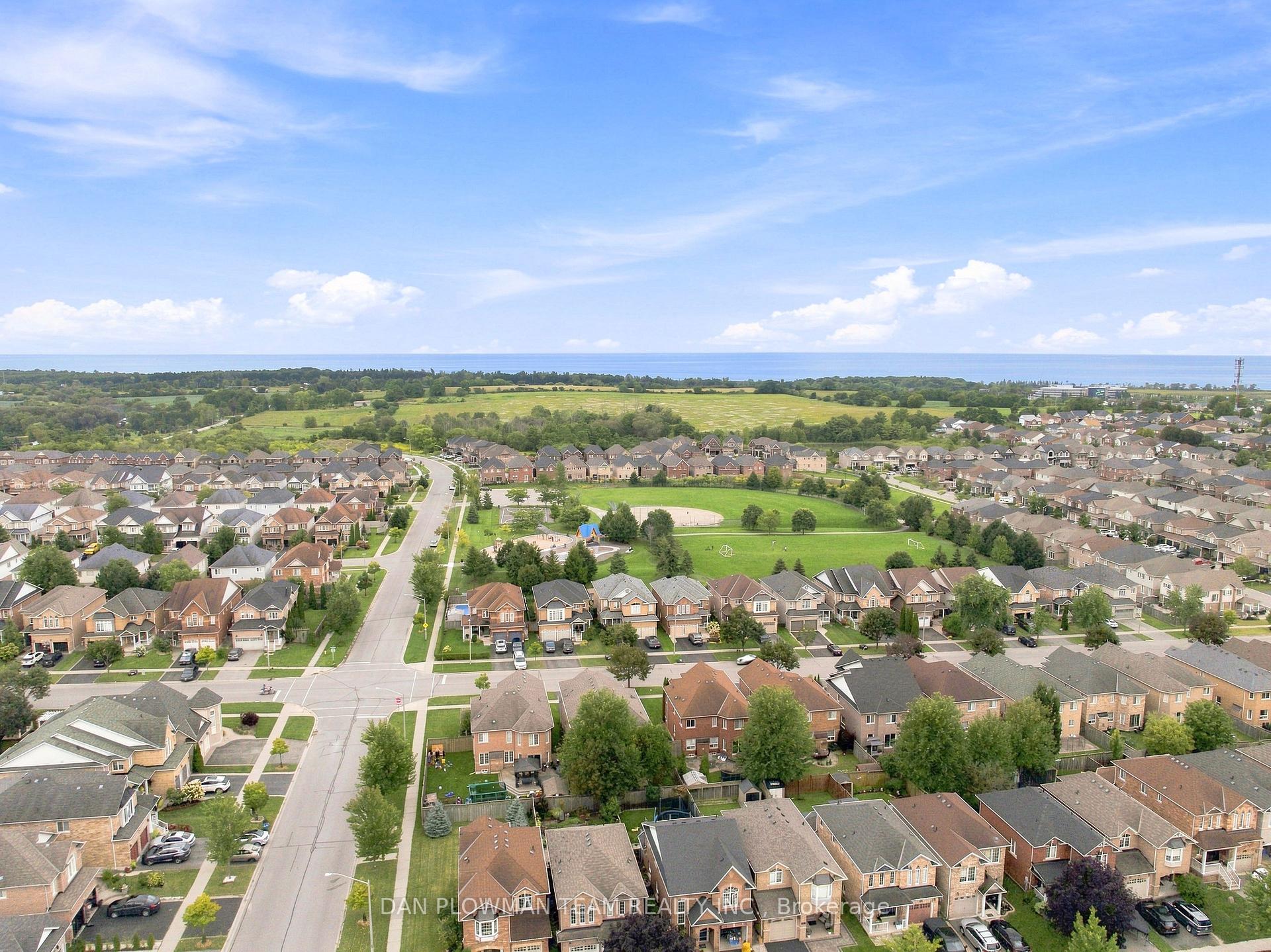 Photo 50 of 102 Southfield Avenue, Clarington, Courtice — HOMEH