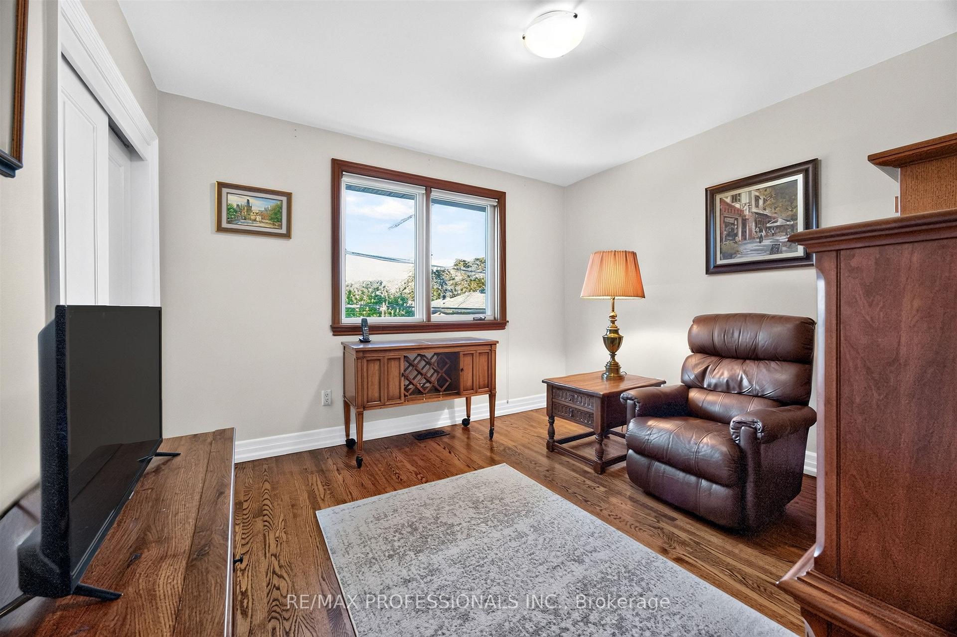 Photo 18 of 302 La Rose Avenue, Etobicoke, Willowridge-Martingrove-Richview — HOMEH