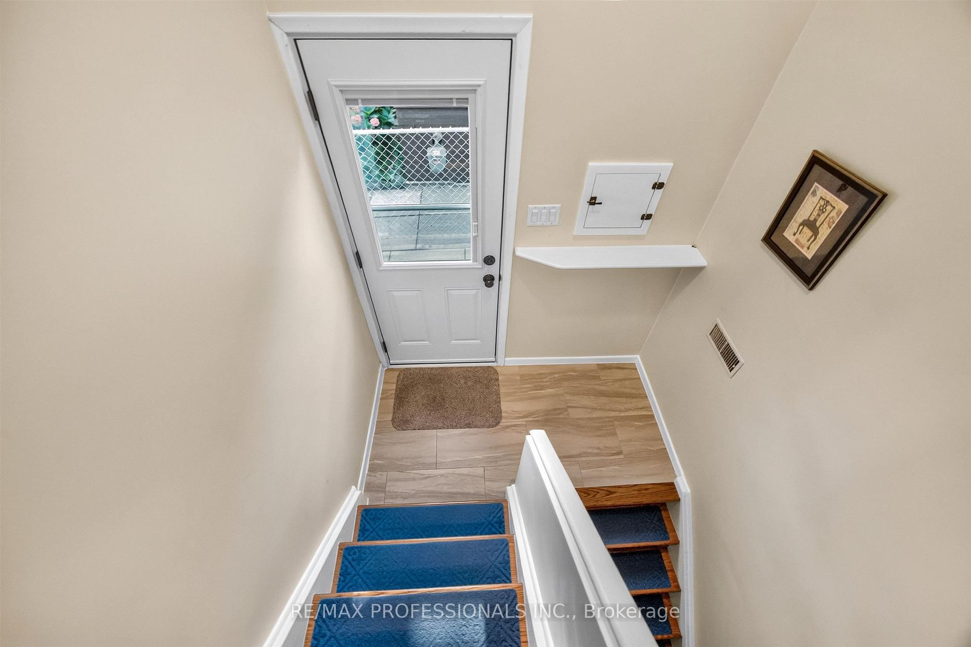 Photo 20 of 302 La Rose Avenue, Etobicoke, Willowridge-Martingrove-Richview — HOMEH