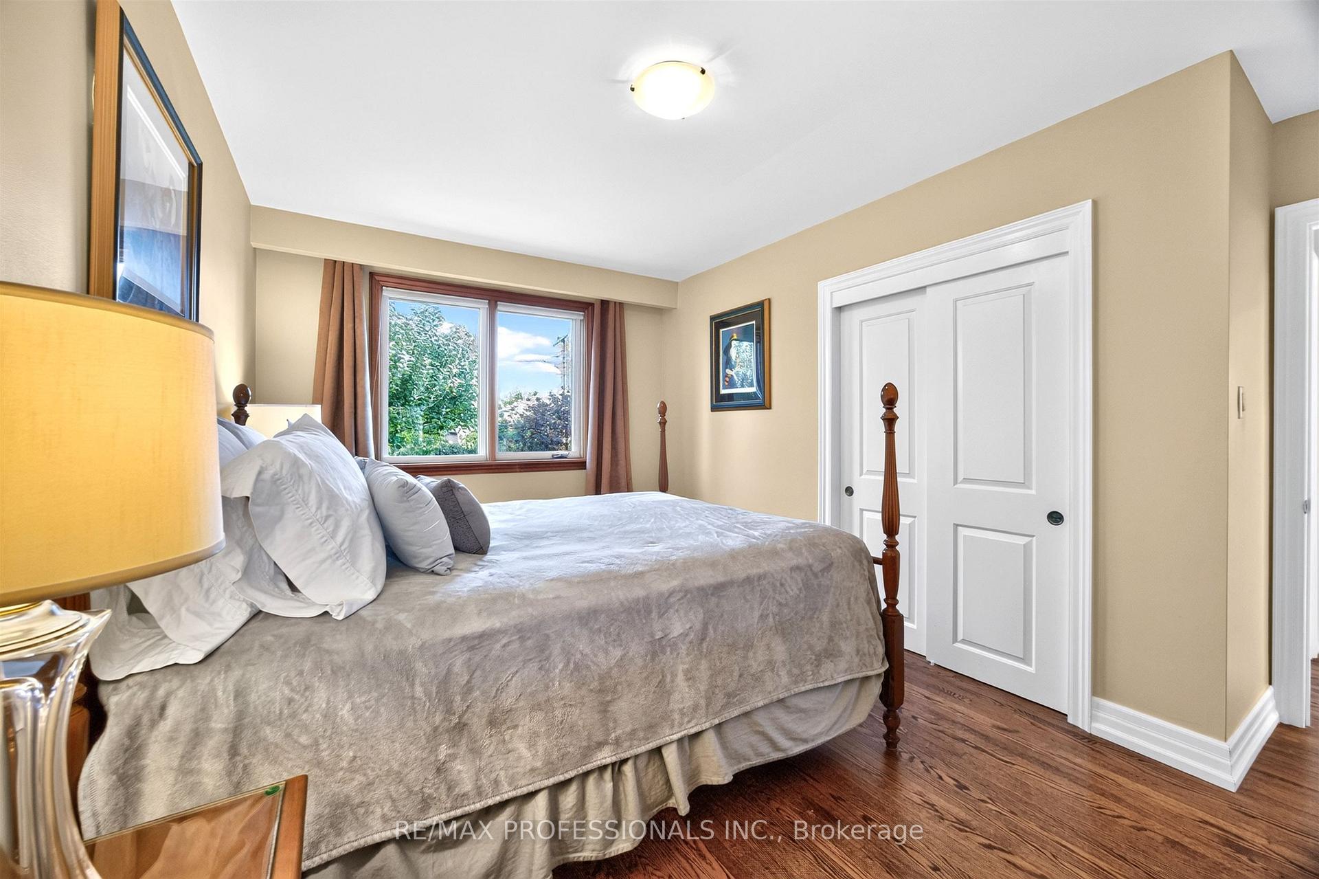 Photo 24 of 302 La Rose Avenue, Etobicoke, Willowridge-Martingrove-Richview — HOMEH