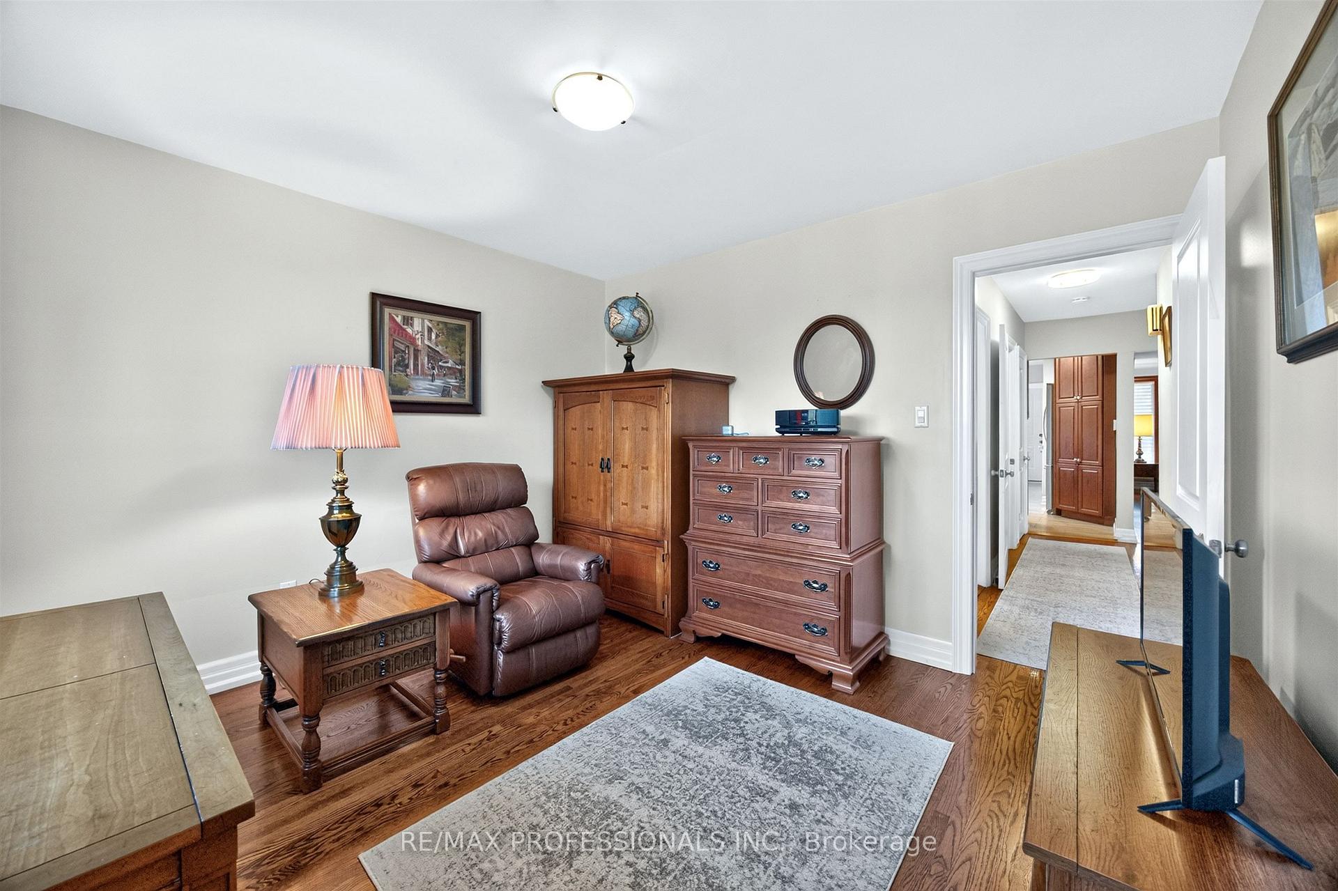 Photo 26 of 302 La Rose Avenue, Etobicoke, Willowridge-Martingrove-Richview — HOMEH