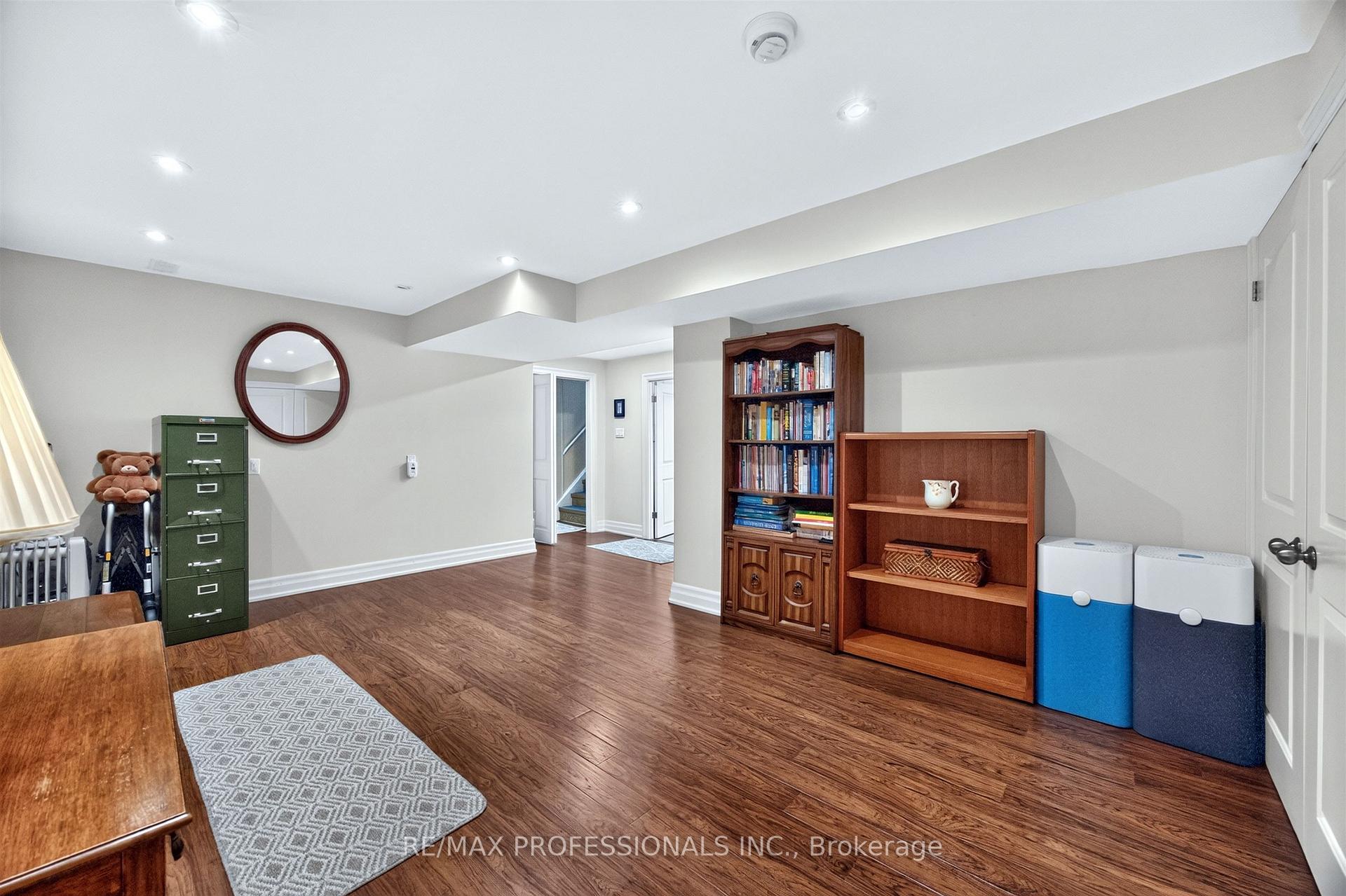 Photo 30 of 302 La Rose Avenue, Etobicoke, Willowridge-Martingrove-Richview — HOMEH