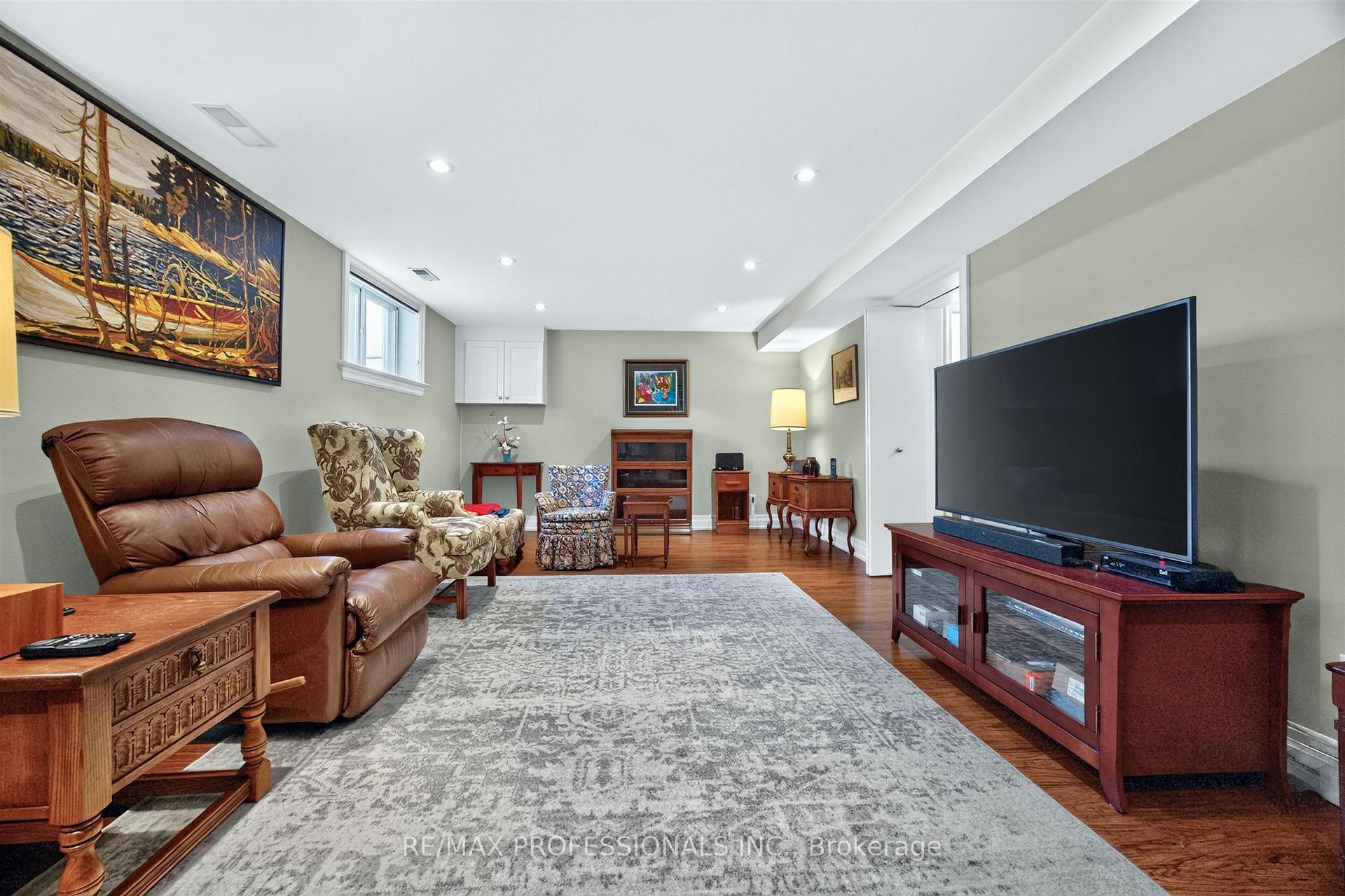 Photo 34 of 302 La Rose Avenue, Etobicoke, Willowridge-Martingrove-Richview — HOMEH