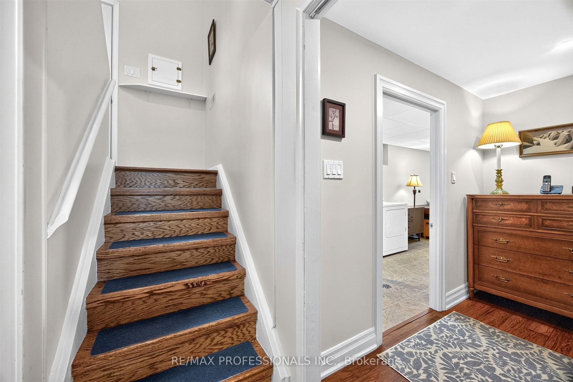 Photo 35 of 302 La Rose Avenue, Etobicoke, Willowridge-Martingrove-Richview — HOMEH