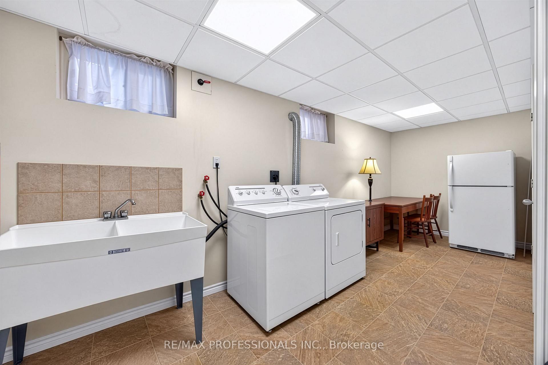 Photo 36 of 302 La Rose Avenue, Etobicoke, Willowridge-Martingrove-Richview — HOMEH