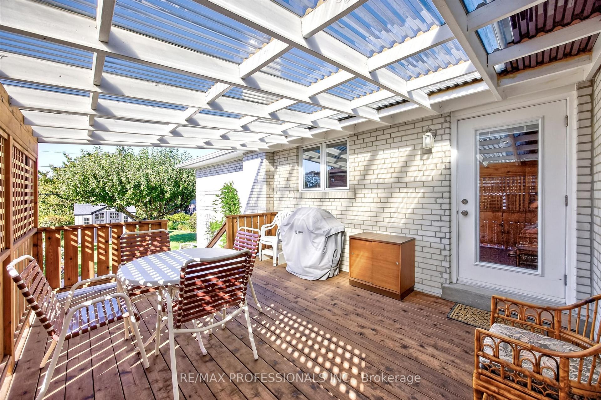 Photo 40 of 302 La Rose Avenue, Etobicoke, Willowridge-Martingrove-Richview — HOMEH