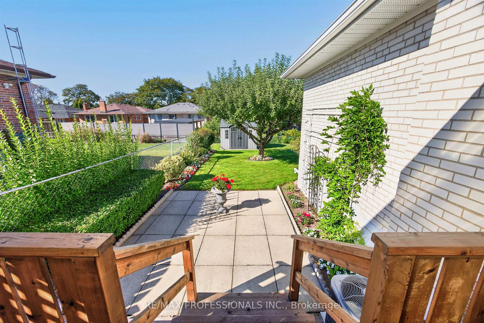 Photo 42 of 302 La Rose Avenue, Etobicoke, Willowridge-Martingrove-Richview — HOMEH