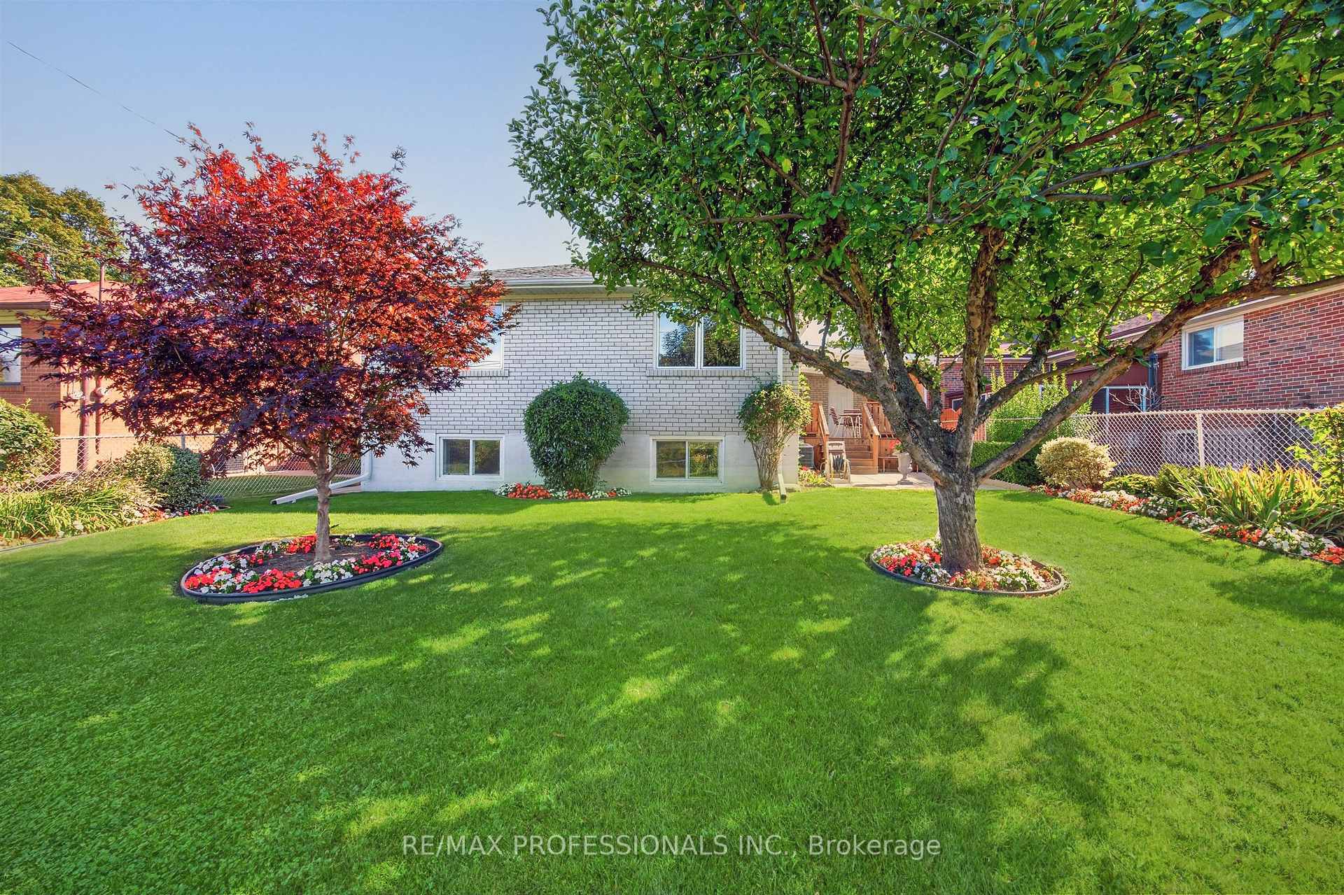Photo 45 of 302 La Rose Avenue, Etobicoke, Willowridge-Martingrove-Richview — HOMEH