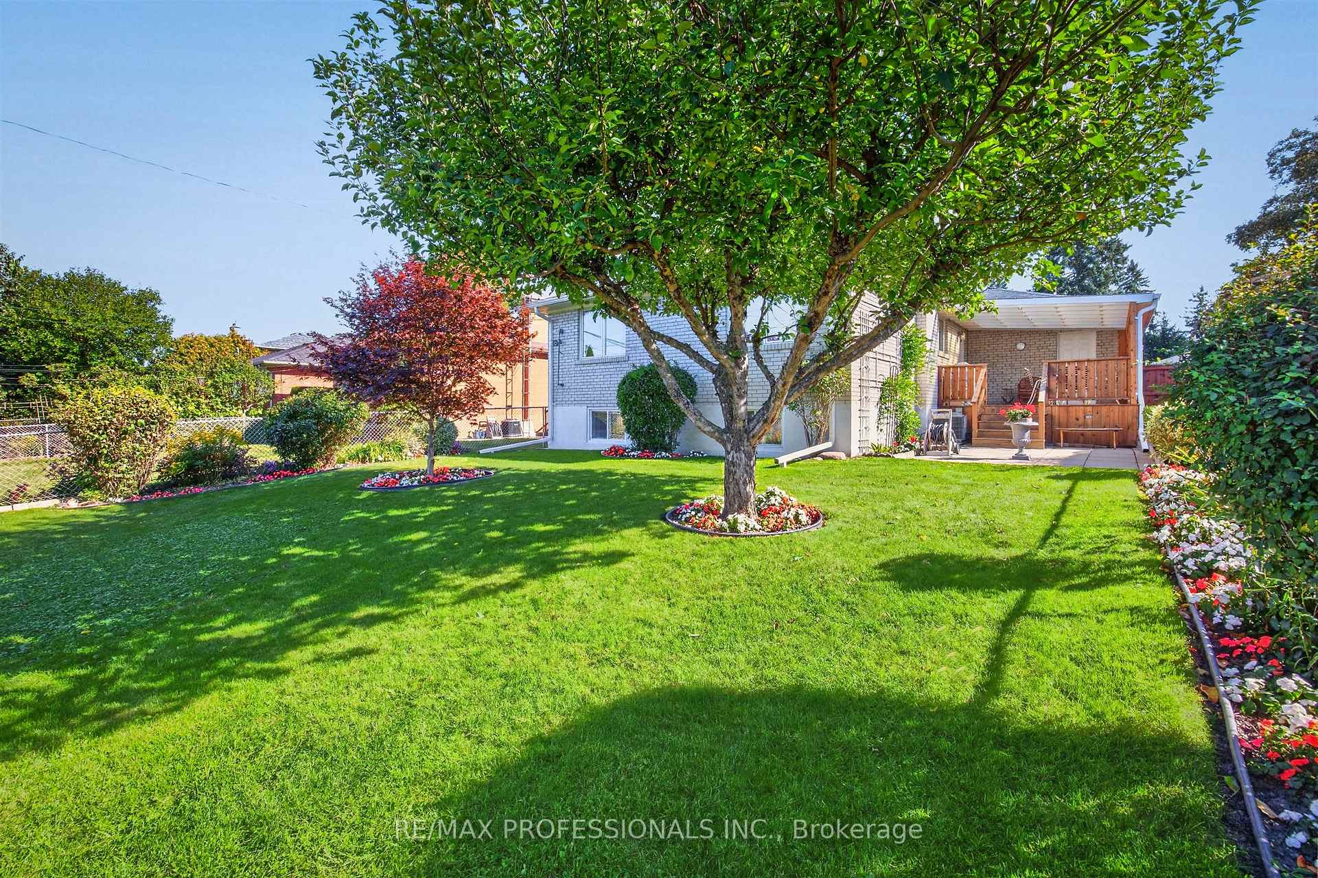 Photo 47 of 302 La Rose Avenue, Etobicoke, Willowridge-Martingrove-Richview — HOMEH