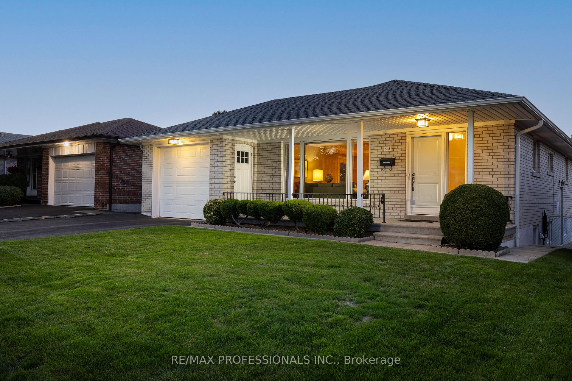 Photo 48 of 302 La Rose Avenue, Etobicoke, Willowridge-Martingrove-Richview — HOMEH