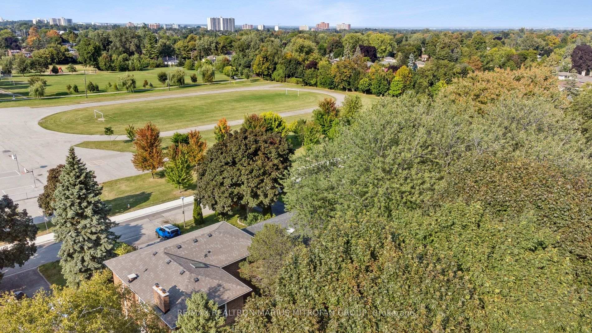 Photo 40 of 21 Toynbee Trail, Scarborough, Guildwood — HOMEH