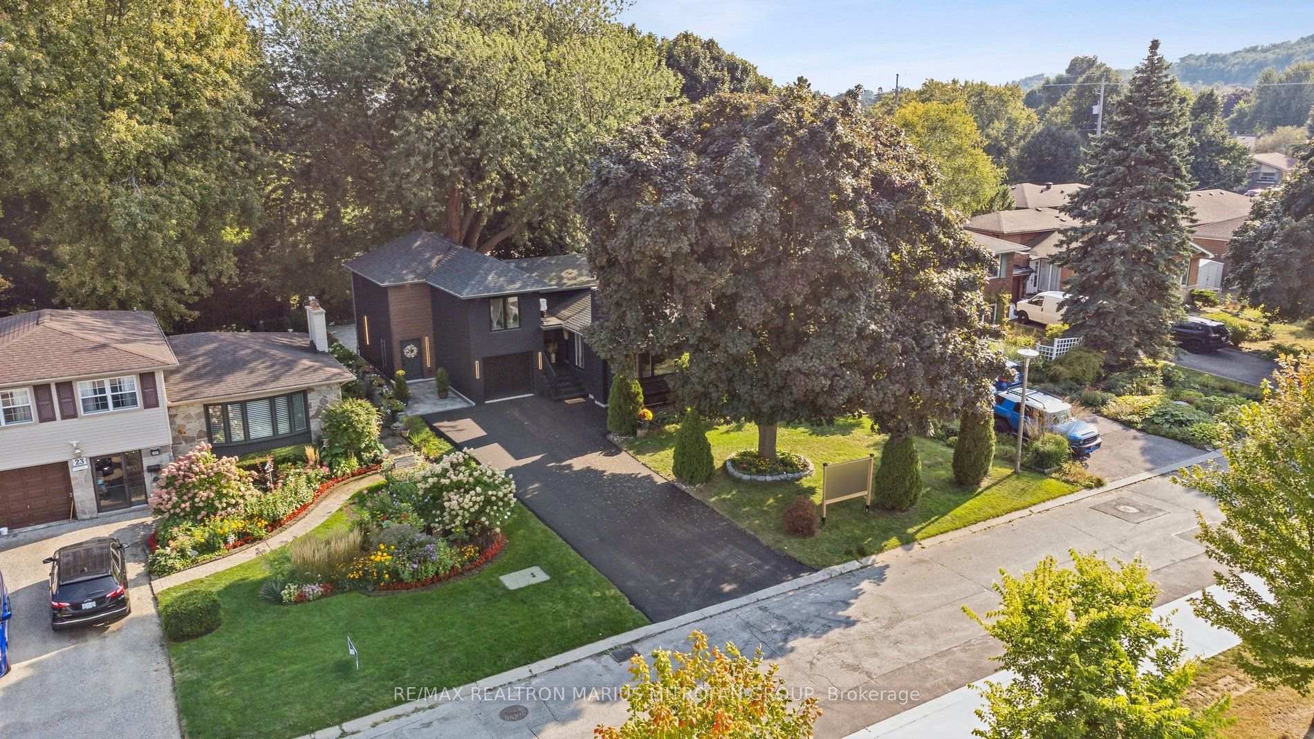 Photo 42 of 21 Toynbee Trail, Scarborough, Guildwood — HOMEH