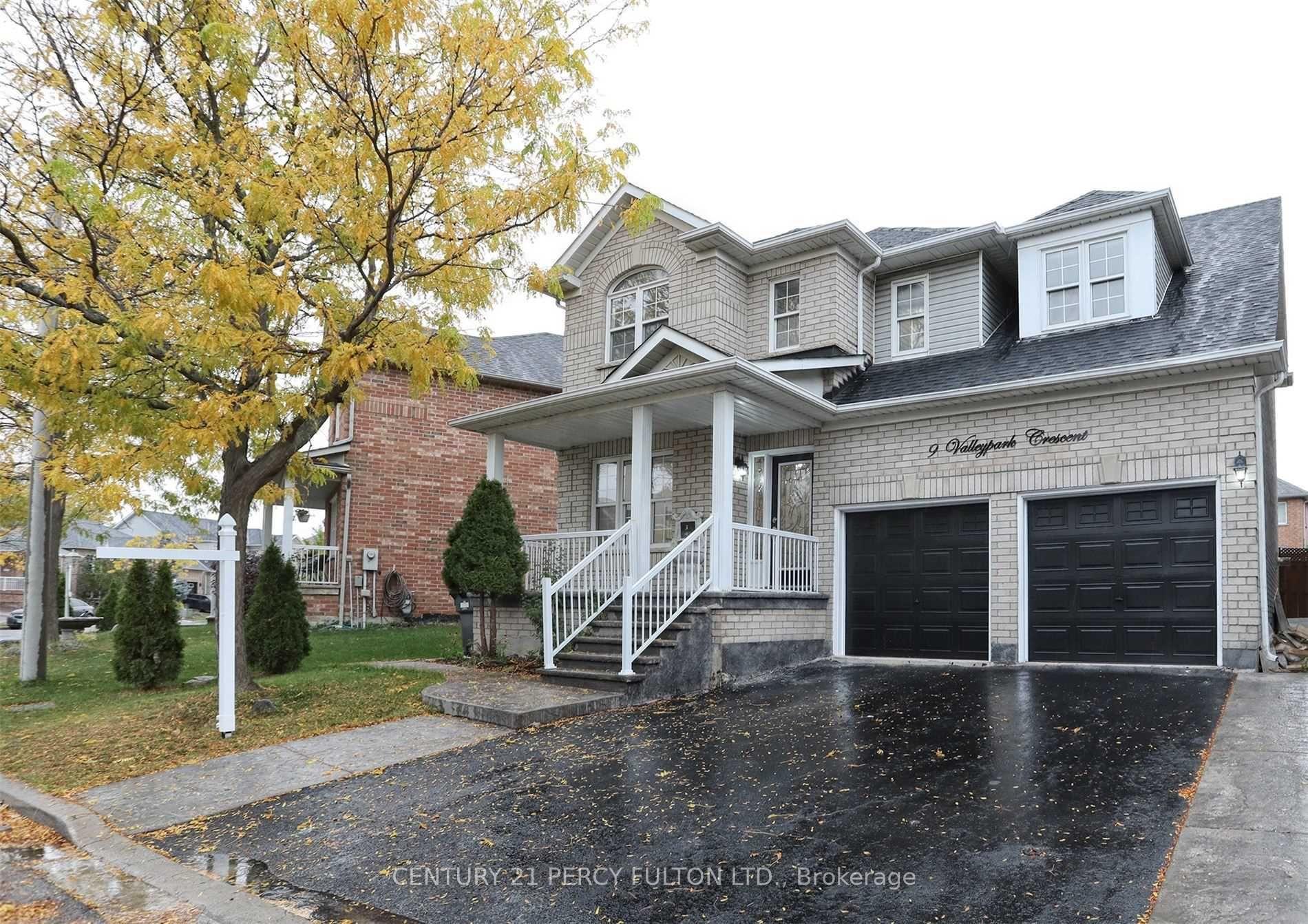 Photo 1 of 9 Valleypark Crescent, Brampton, Fletcher's Meadow — HOMEH