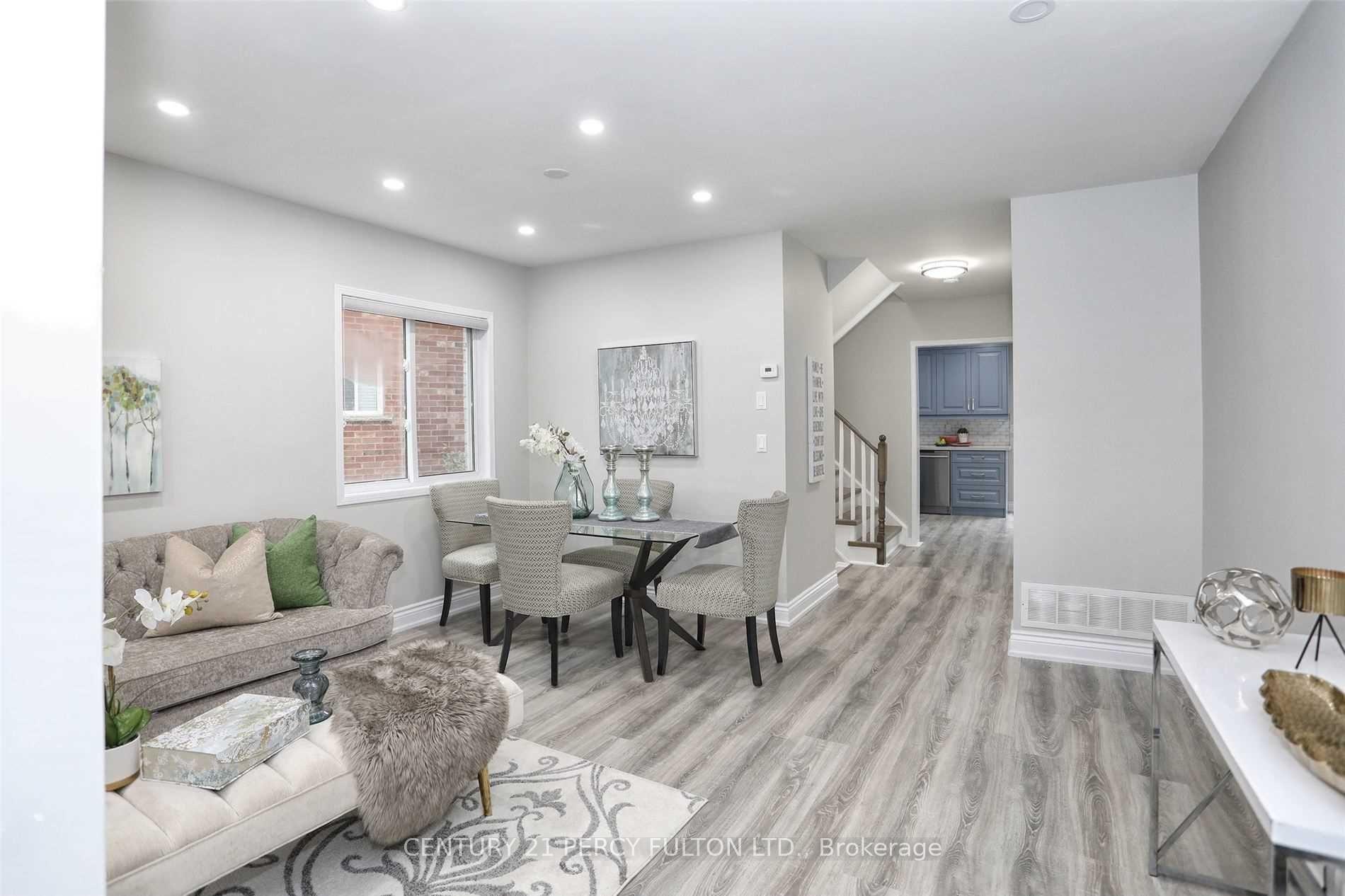 Photo 4 of 9 Valleypark Crescent, Brampton, Fletcher's Meadow — HOMEH