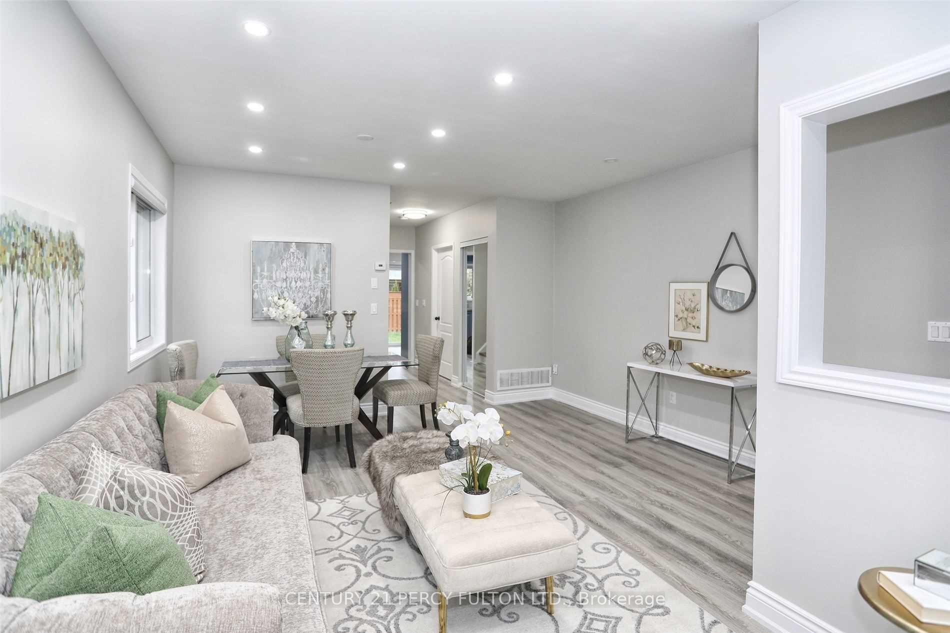 Photo 5 of 9 Valleypark Crescent, Brampton, Fletcher's Meadow — HOMEH
