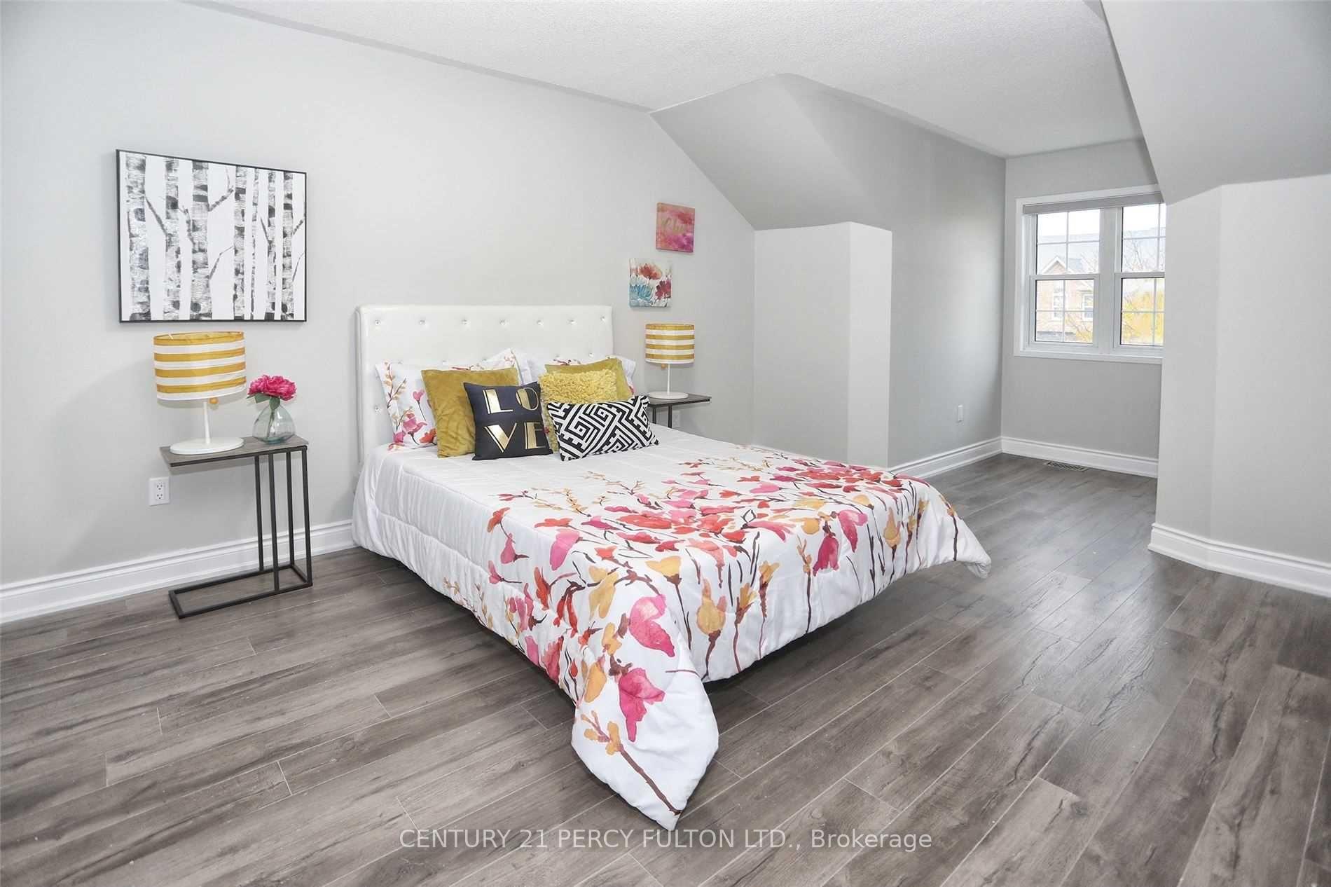 Photo 20 of 9 Valleypark Crescent, Brampton, Fletcher's Meadow — HOMEH