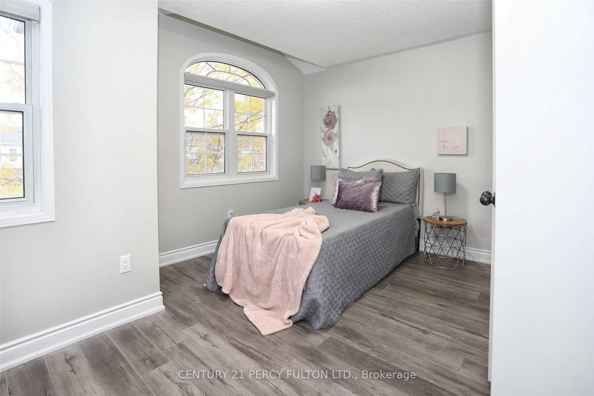 Photo 21 of 9 Valleypark Crescent, Brampton, Fletcher's Meadow — HOMEH