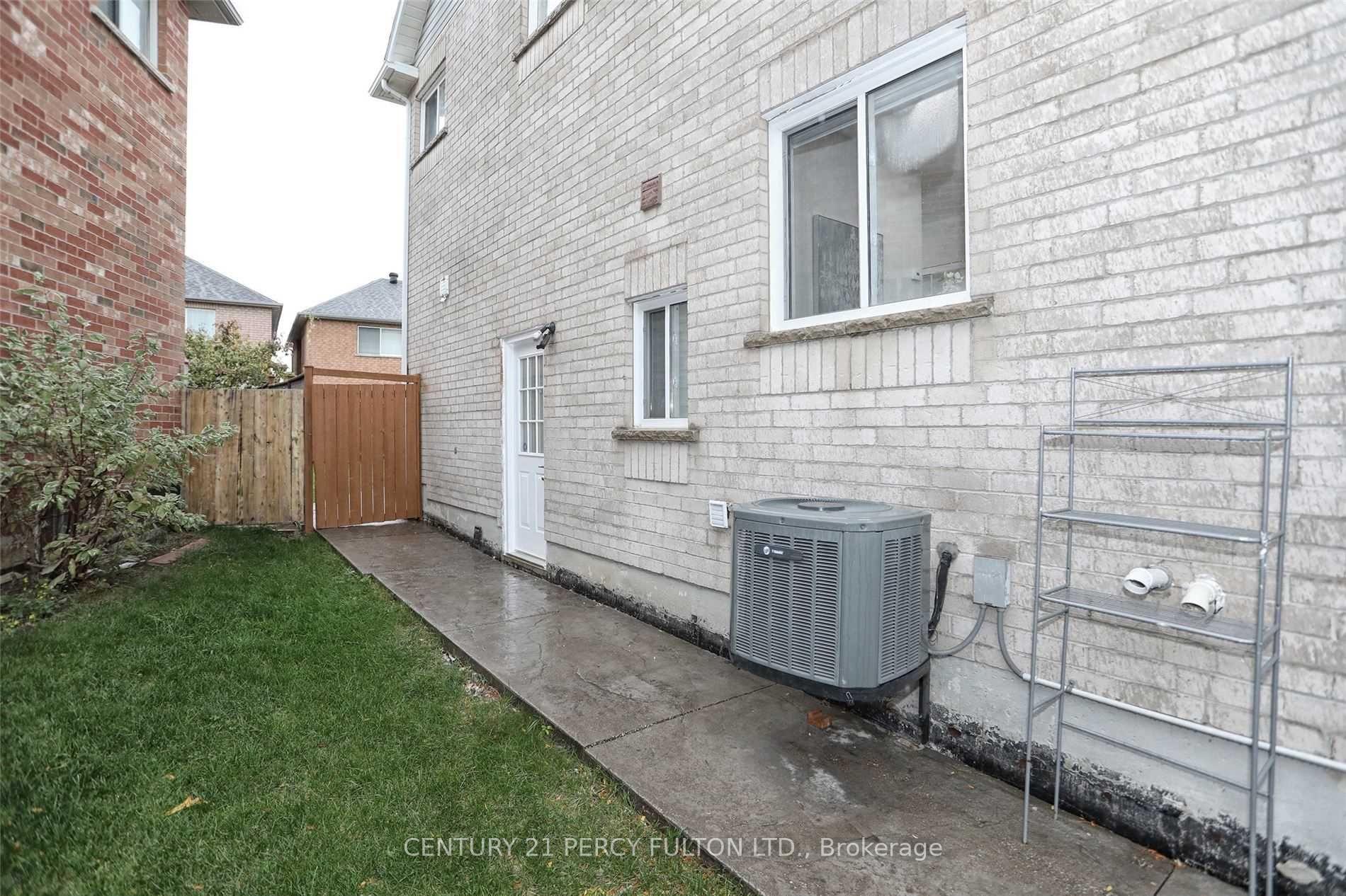 Photo 32 of 9 Valleypark Crescent, Brampton, Fletcher's Meadow — HOMEH