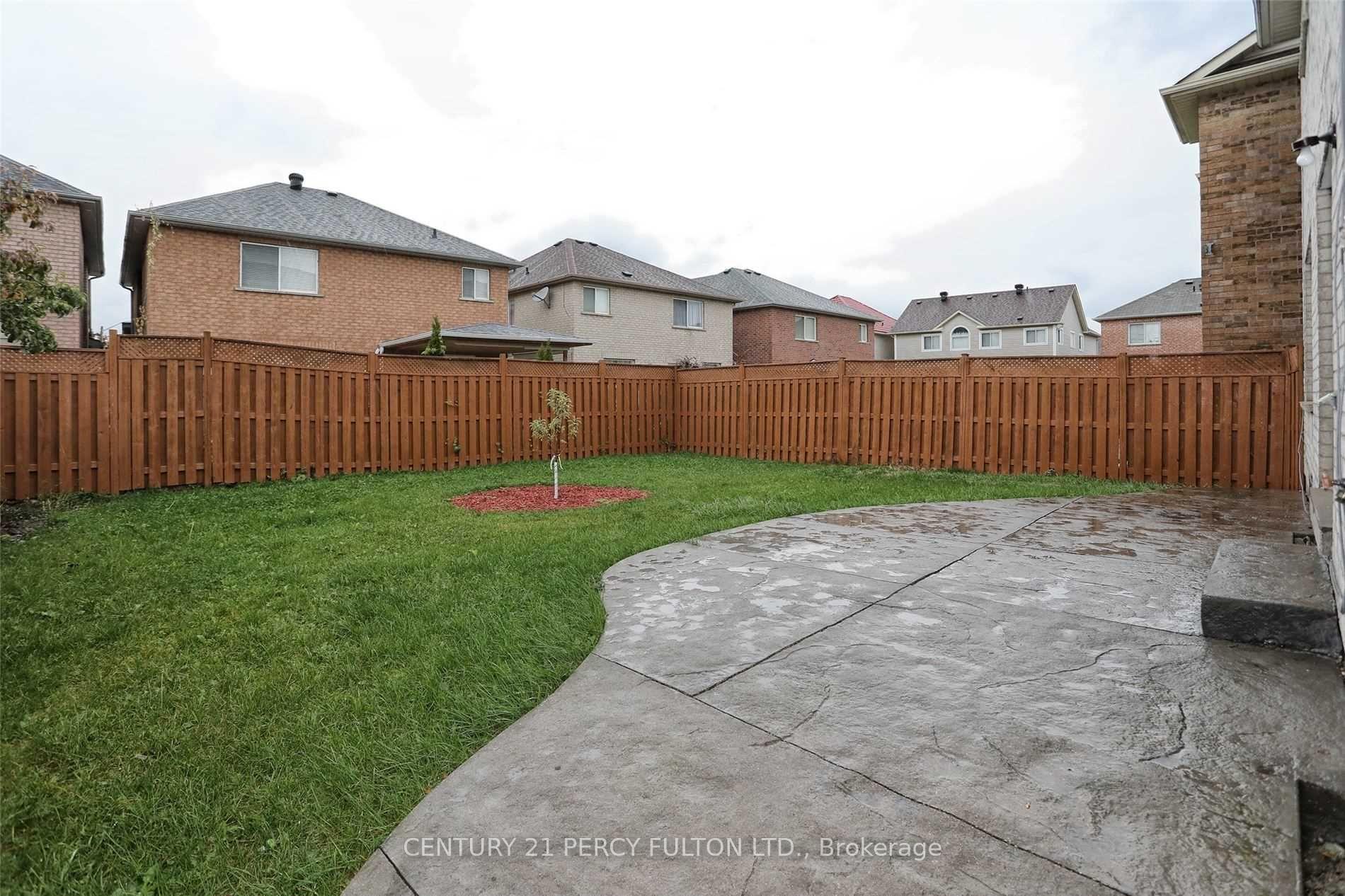Photo 33 of 9 Valleypark Crescent, Brampton, Fletcher's Meadow — HOMEH