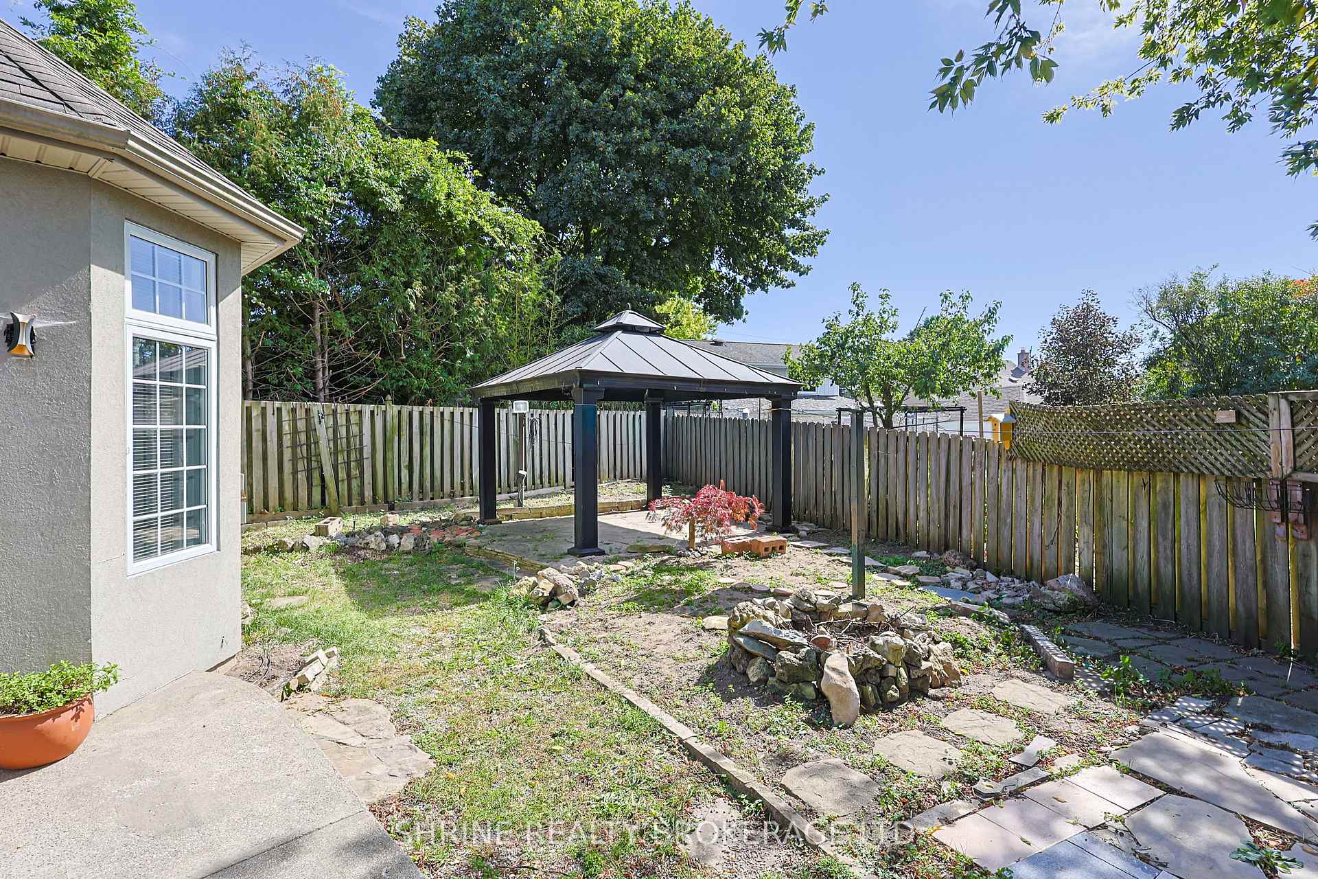Photo 25 of 7 Dengate Crescent, London, East P — HOMEH