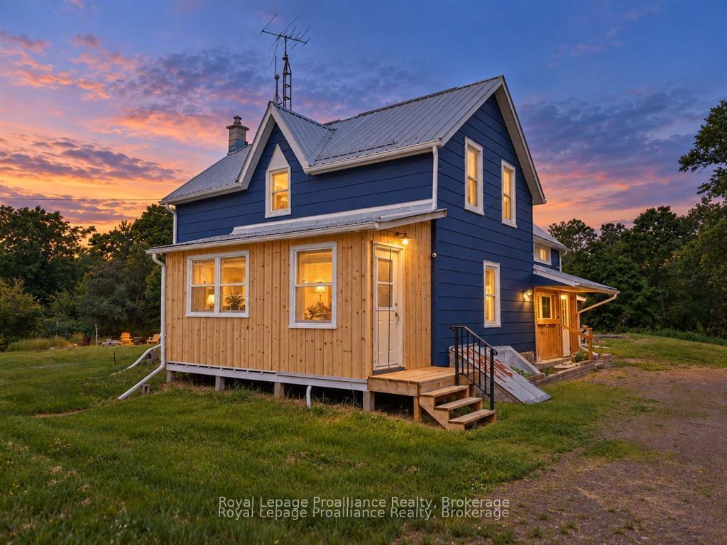 Photo of 369 5th Concession Rd S