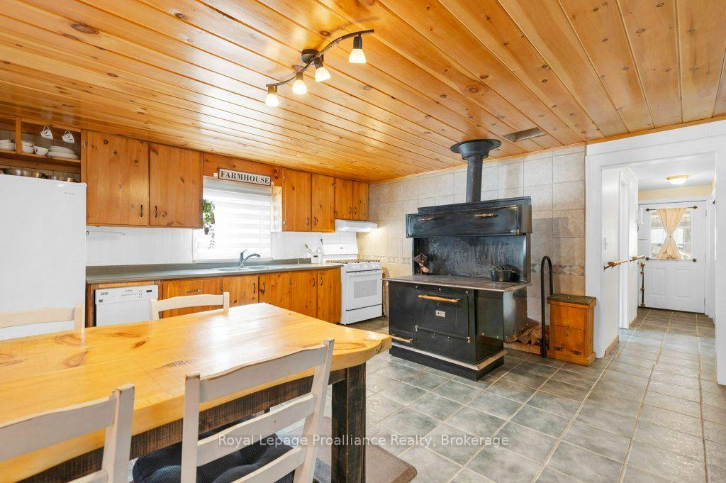 Photo 9 of 369 5th Concession Rd S, Addington Highlands, Addington Highlands — HOMEH