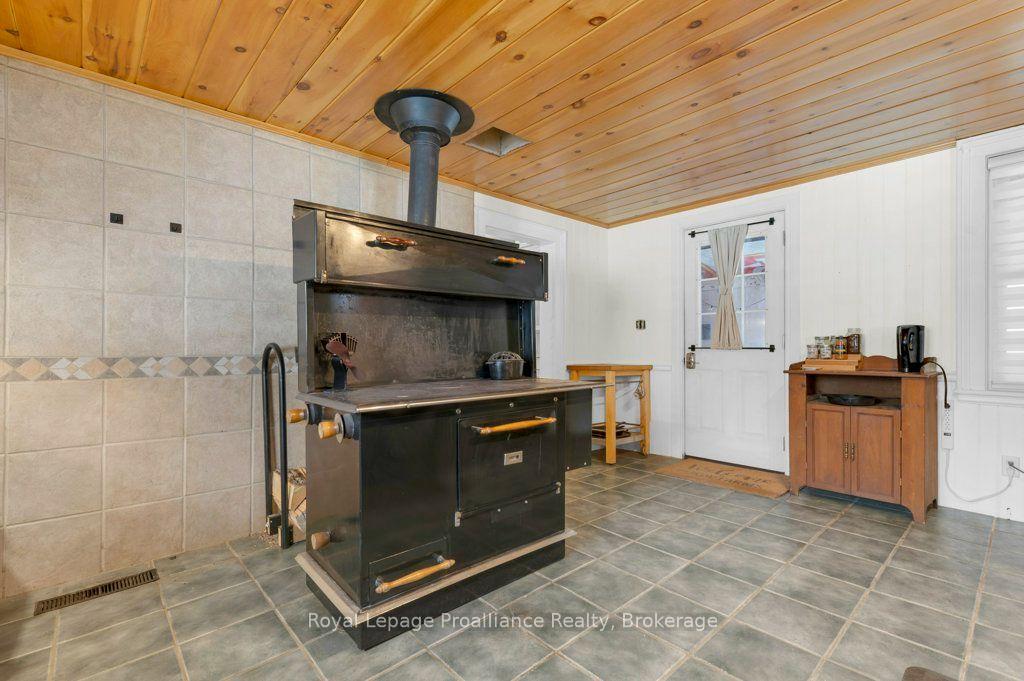 Photo 14 of 369 5th Concession Rd S, Addington Highlands, Addington Highlands — HOMEH