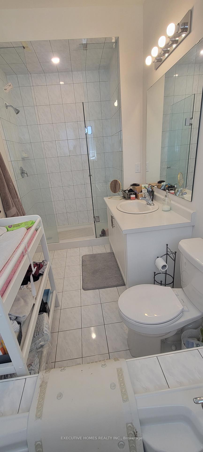 Photo 4 of 282 Great Falls Boulevard, Hamilton, Waterdown — HOMEH