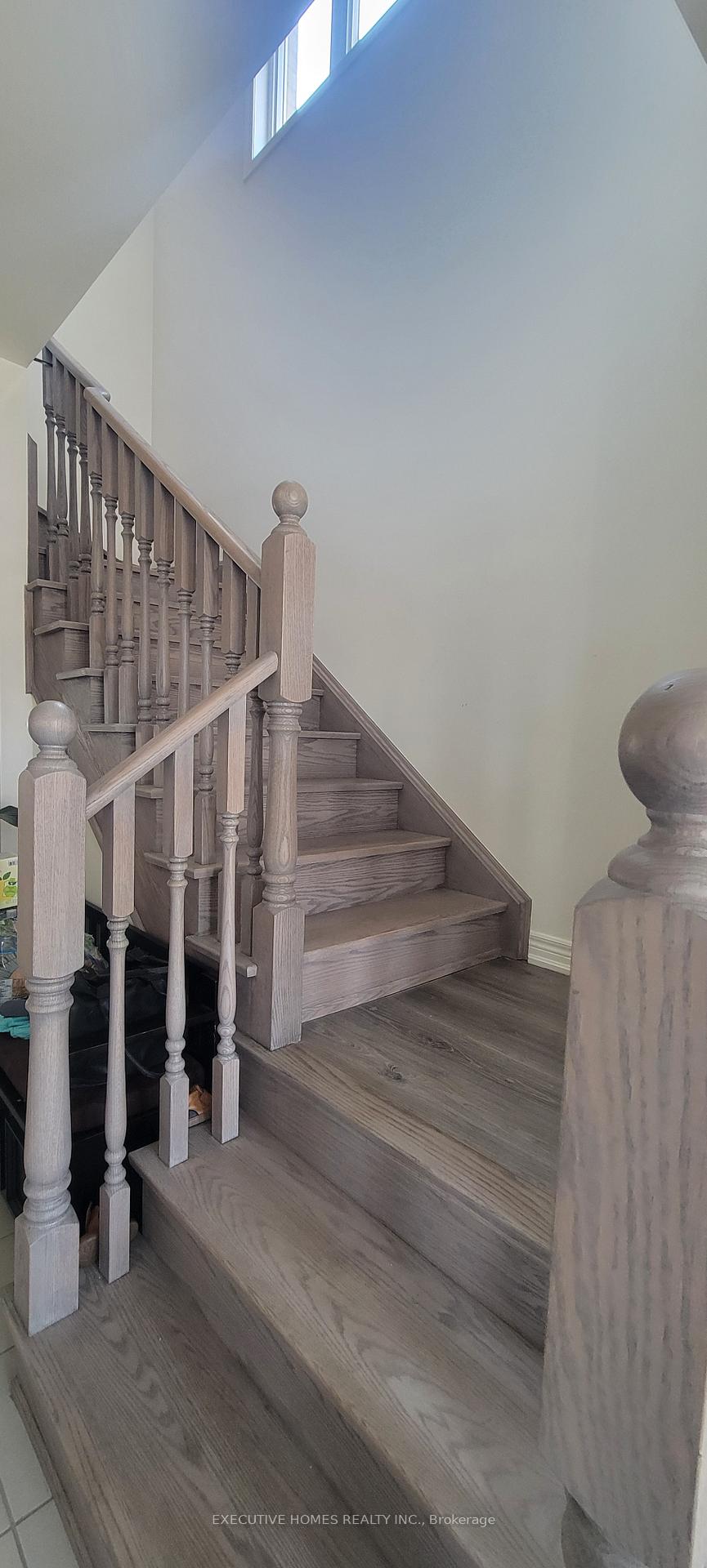 Photo 8 of 282 Great Falls Boulevard, Hamilton, Waterdown — HOMEH