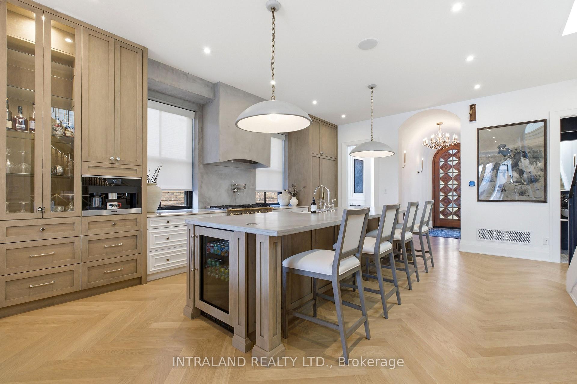 Photo 5 of 39 Chandos Avenue, Toronto, Dovercourt-Wallace Emerson-Junction — HOMEH