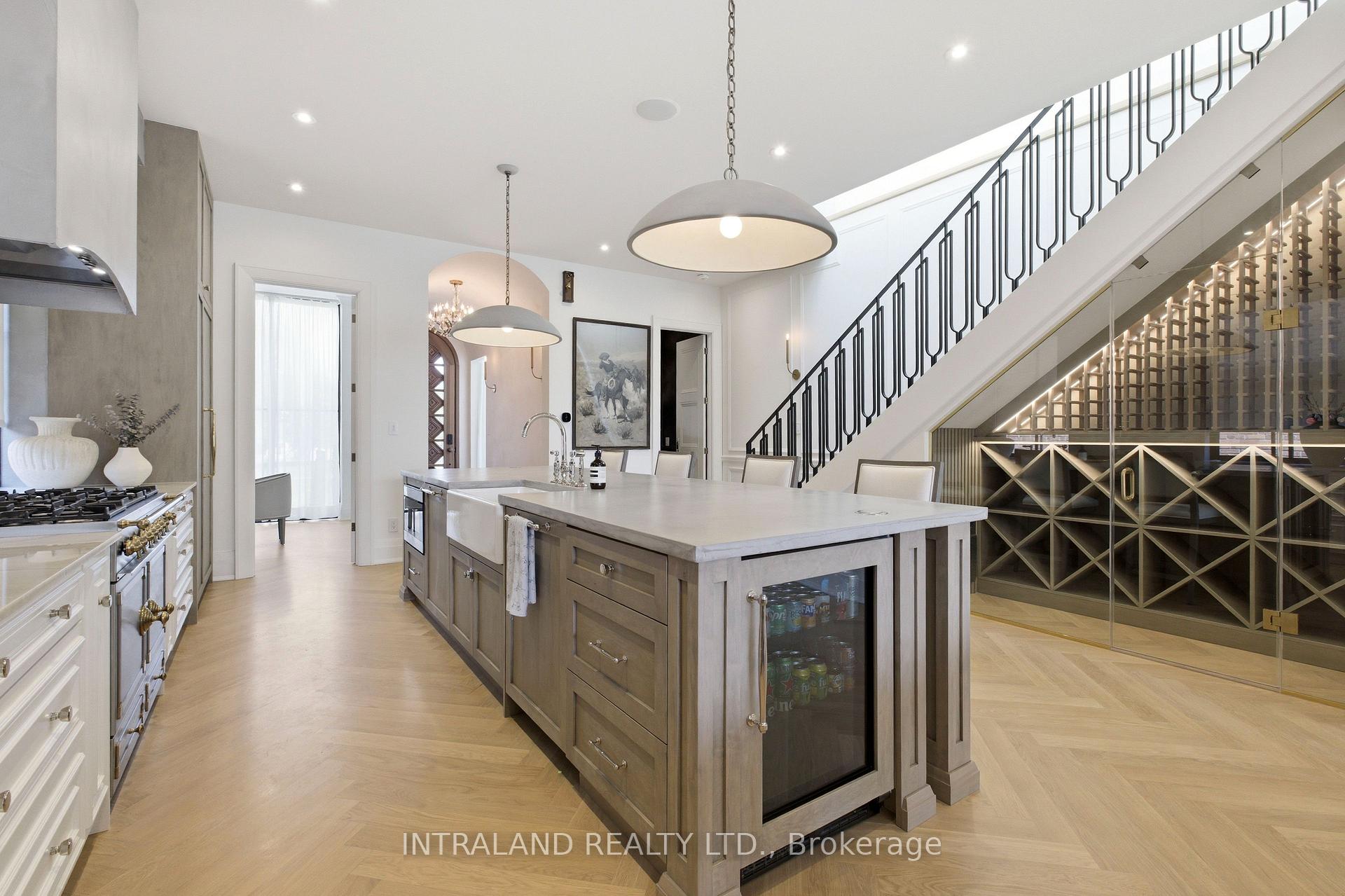 Photo 6 of 39 Chandos Avenue, Toronto, Dovercourt-Wallace Emerson-Junction — HOMEH