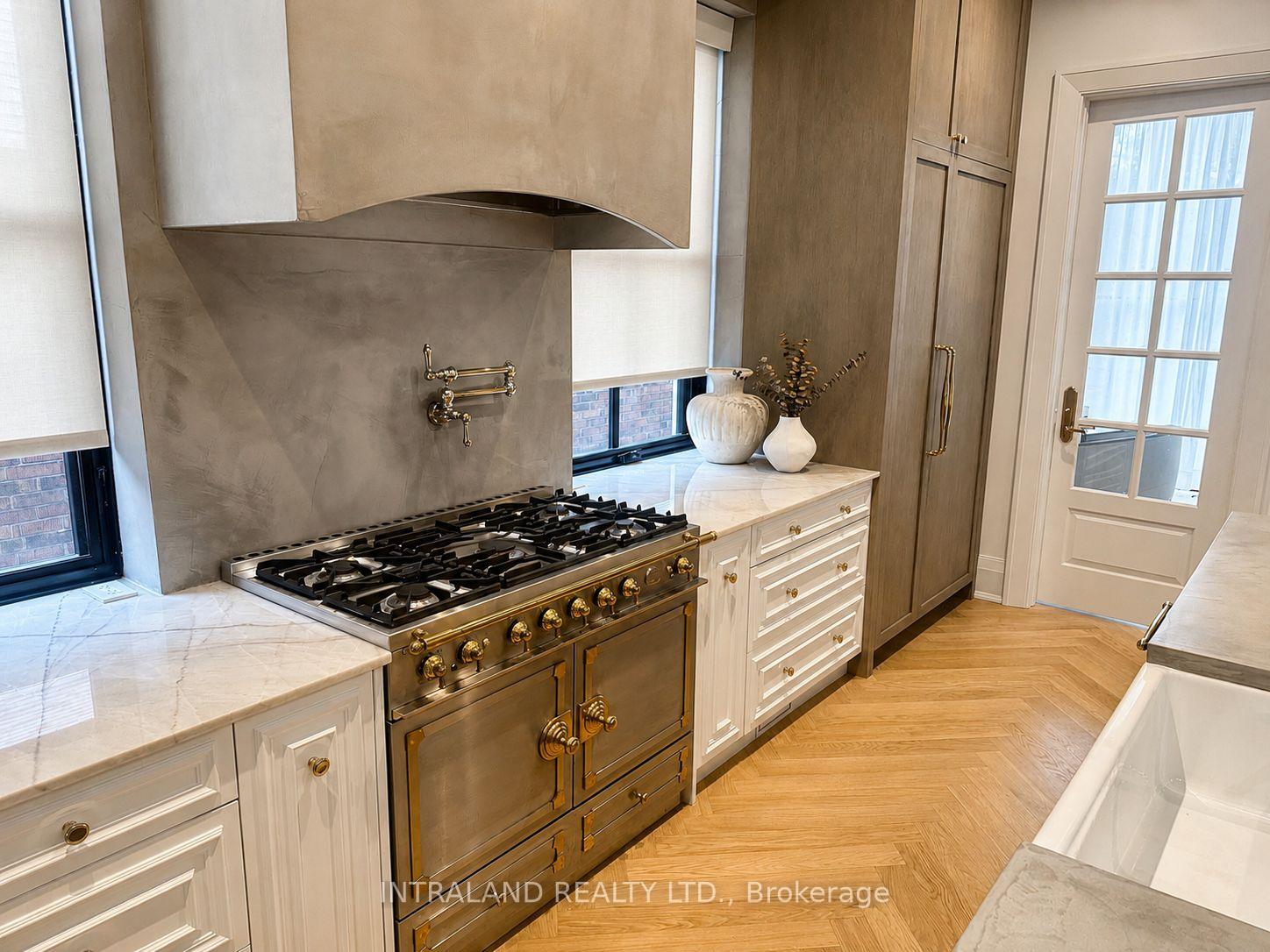 Photo 7 of 39 Chandos Avenue, Toronto, Dovercourt-Wallace Emerson-Junction — HOMEH