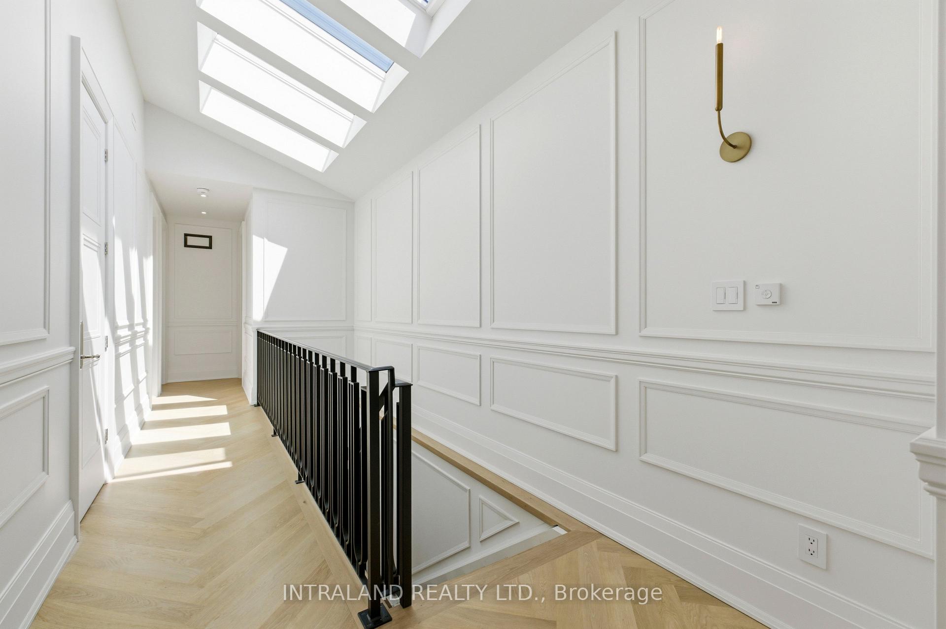 Photo 13 of 39 Chandos Avenue, Toronto, Dovercourt-Wallace Emerson-Junction — HOMEH