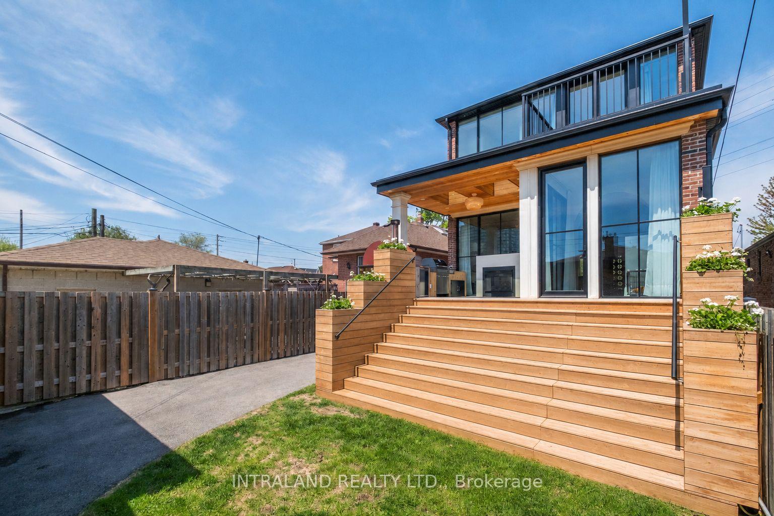 Photo 36 of 39 Chandos Avenue, Toronto, Dovercourt-Wallace Emerson-Junction — HOMEH