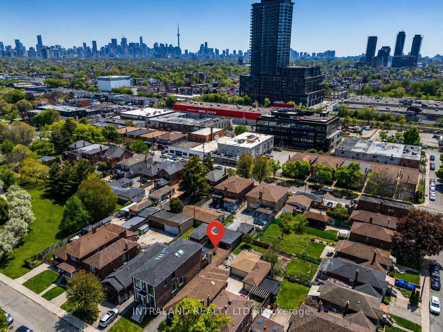 Photo 40 of 39 Chandos Avenue, Toronto, Dovercourt-Wallace Emerson-Junction — HOMEH