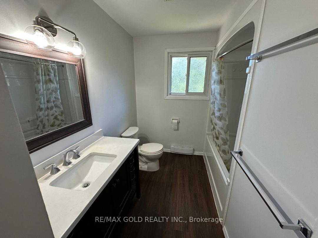 Photo 6 of Unit 3rd floor ( Upper Unit ), 515 Stone Street, Oshawa, Lakeview — HOMEH